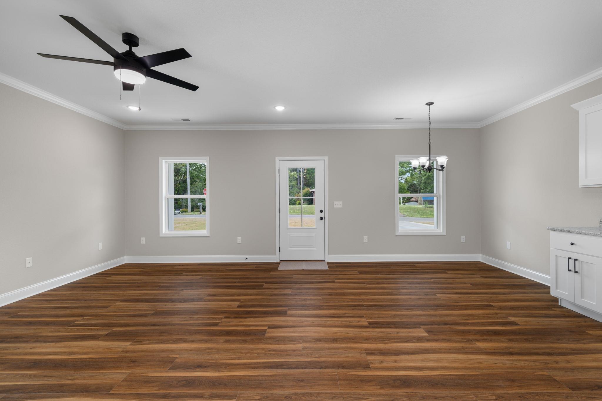 165 E Lakeside Dr, Florence, AL 35630 — photo 6