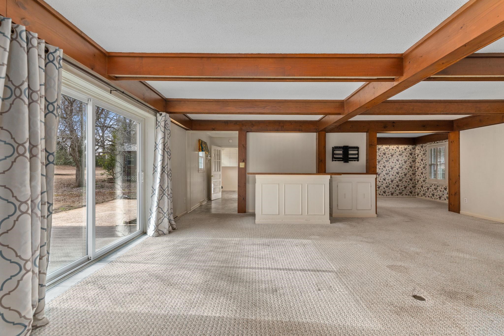 811 Rebel Dr, Tuscumbia, AL 35674 — photo 5
