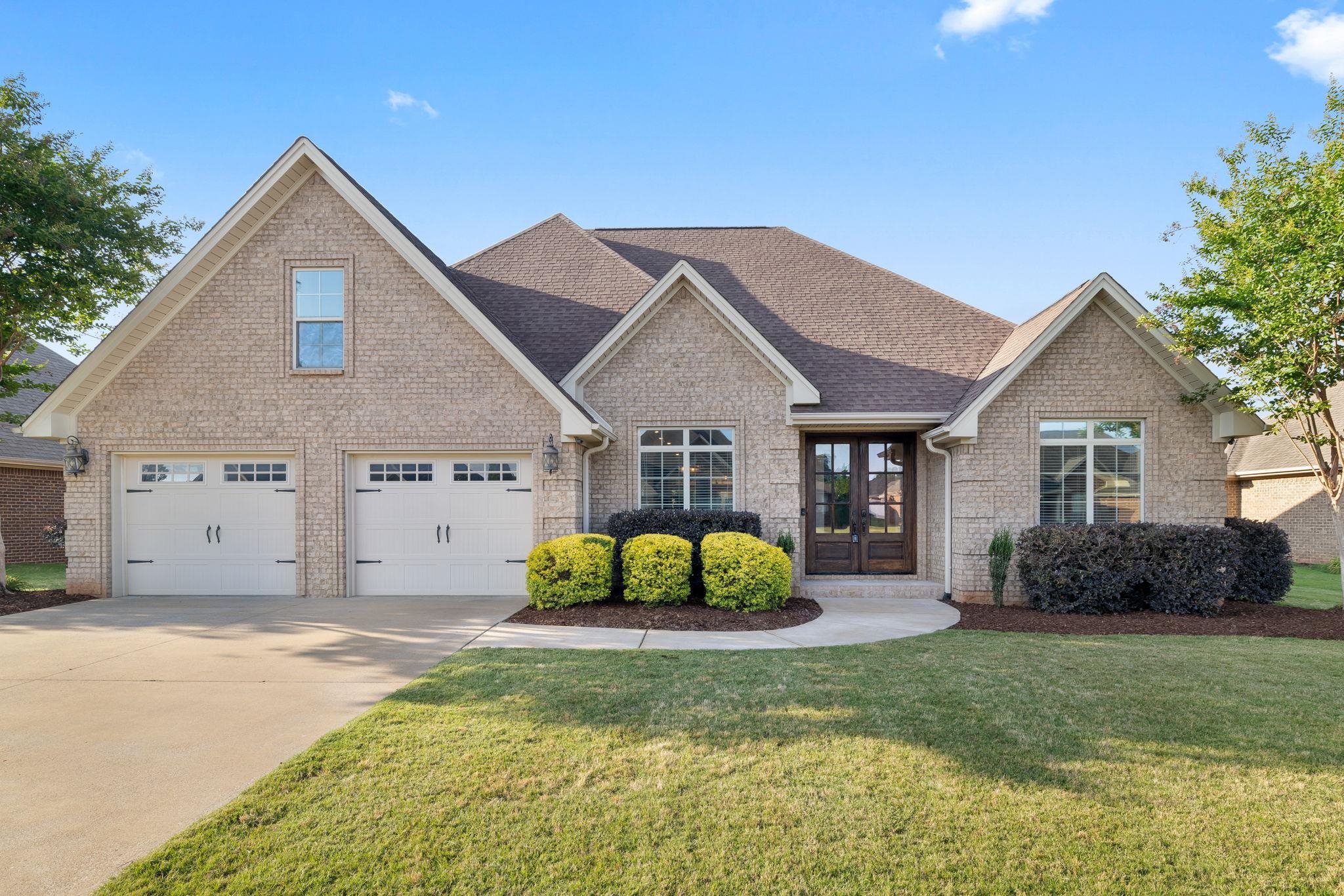 106 Rhett Dr, Muscle Shoals, AL 35661 — photo 1