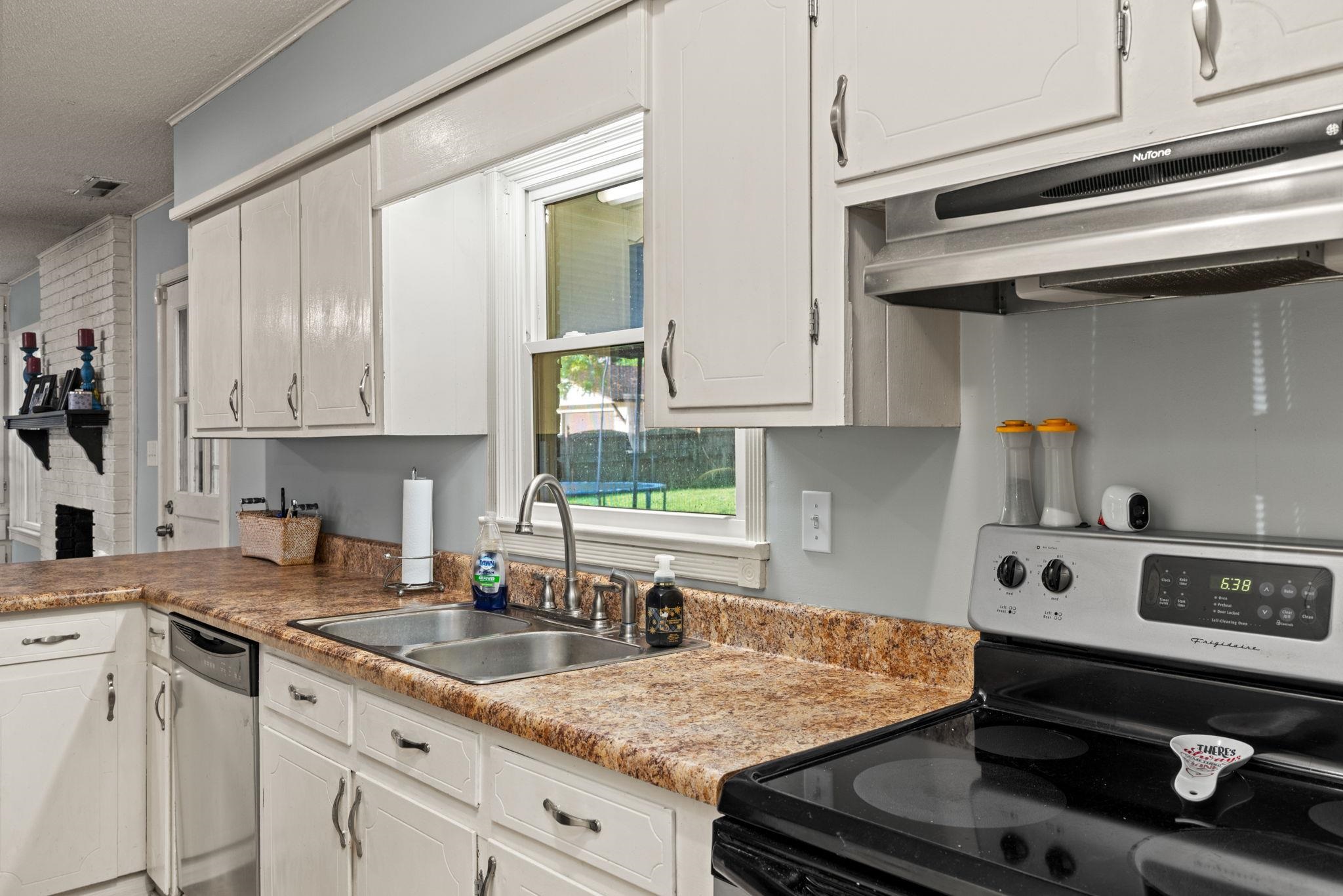 110 Audubon Ave, Florence, AL 35633 — photo 11