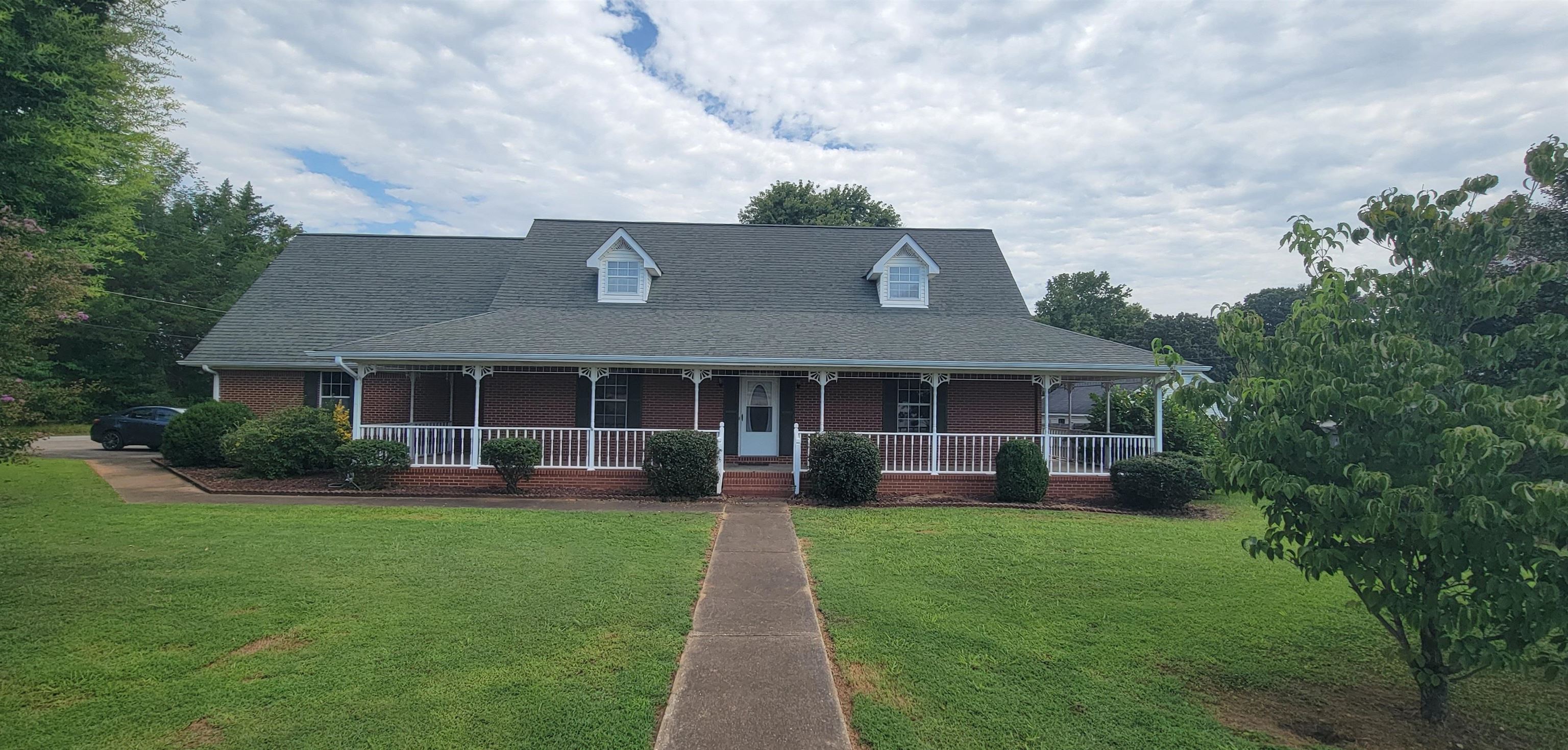 608 Eastman Ave, Tuscumbia, AL 35674 — photo 1