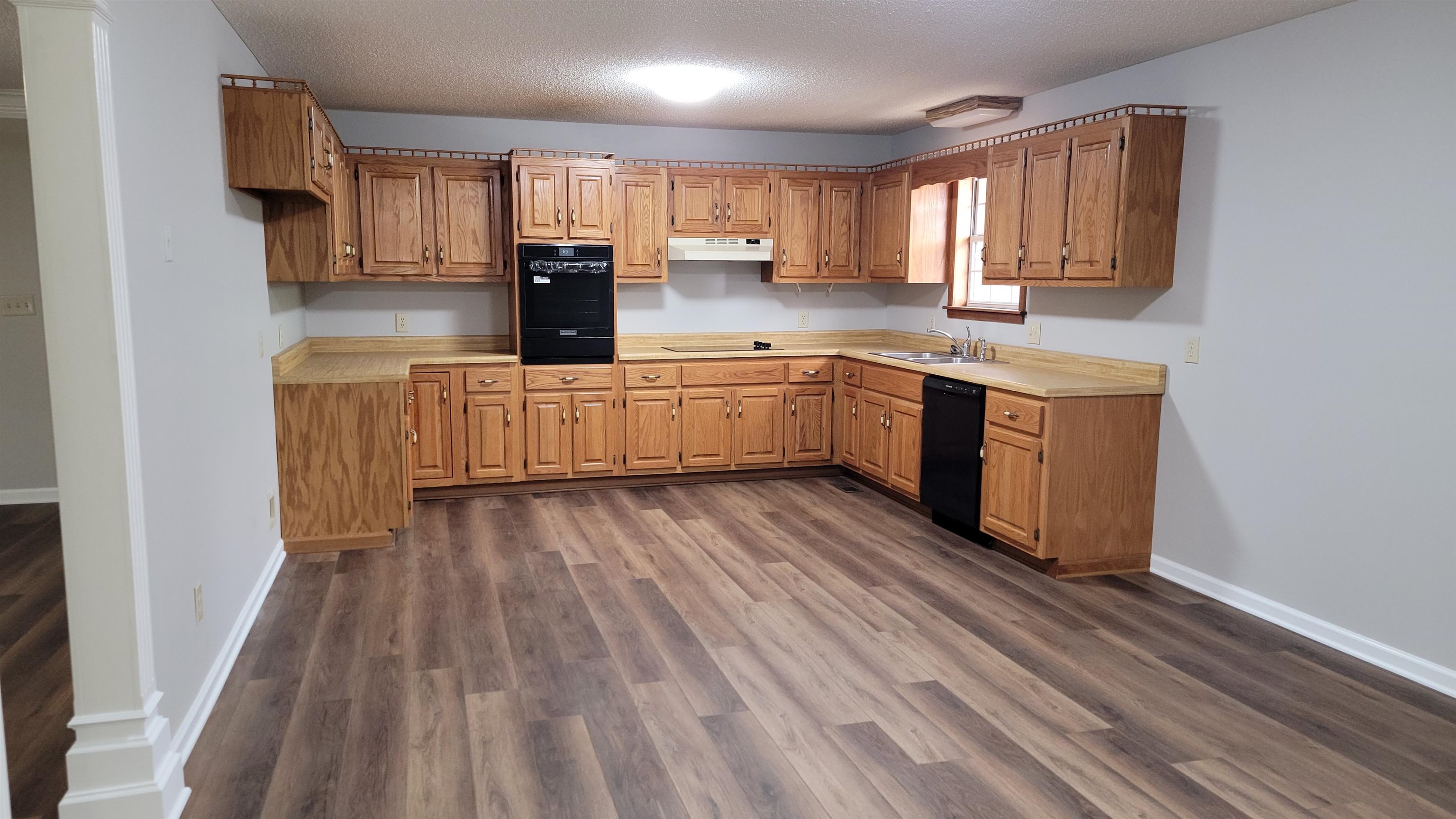 608 Eastman Ave, Tuscumbia, AL 35674 — photo 4