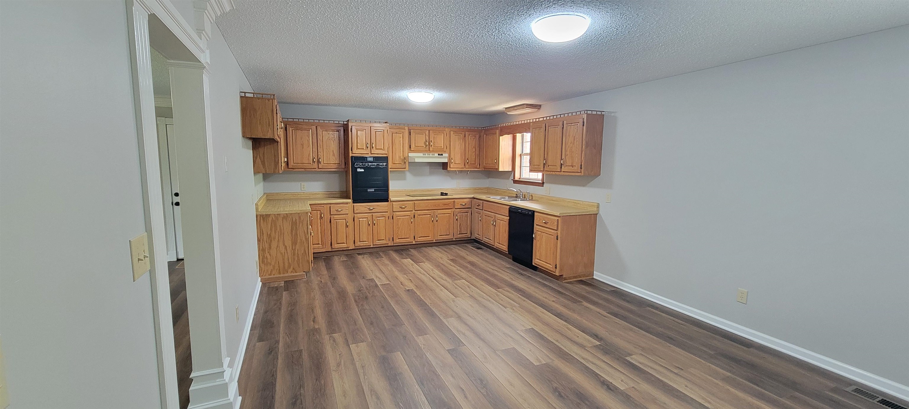 608 Eastman Ave, Tuscumbia, AL 35674 — photo 3