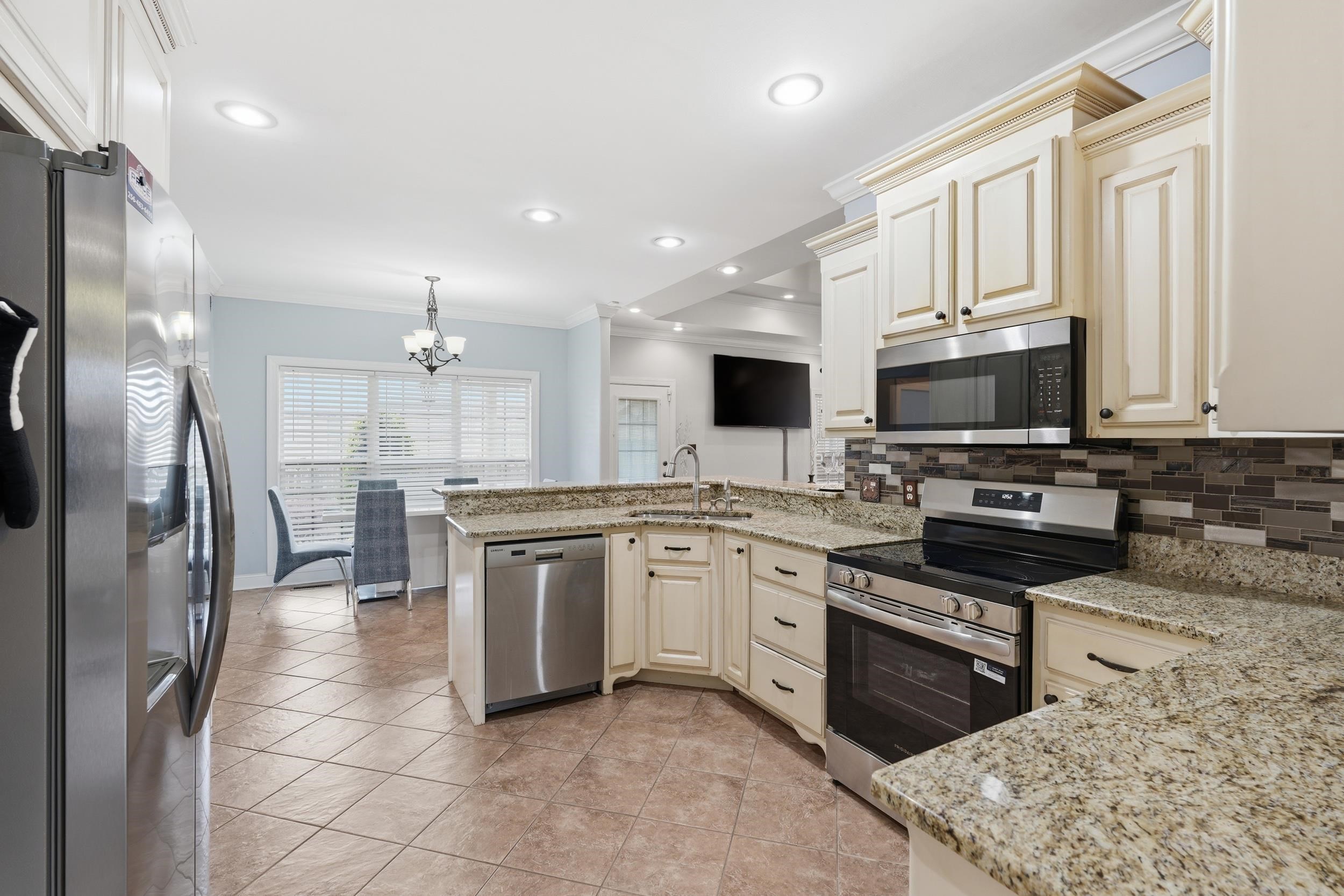 112 AIDAN LN, Muscle Shoals, AL 35661 — photo 7