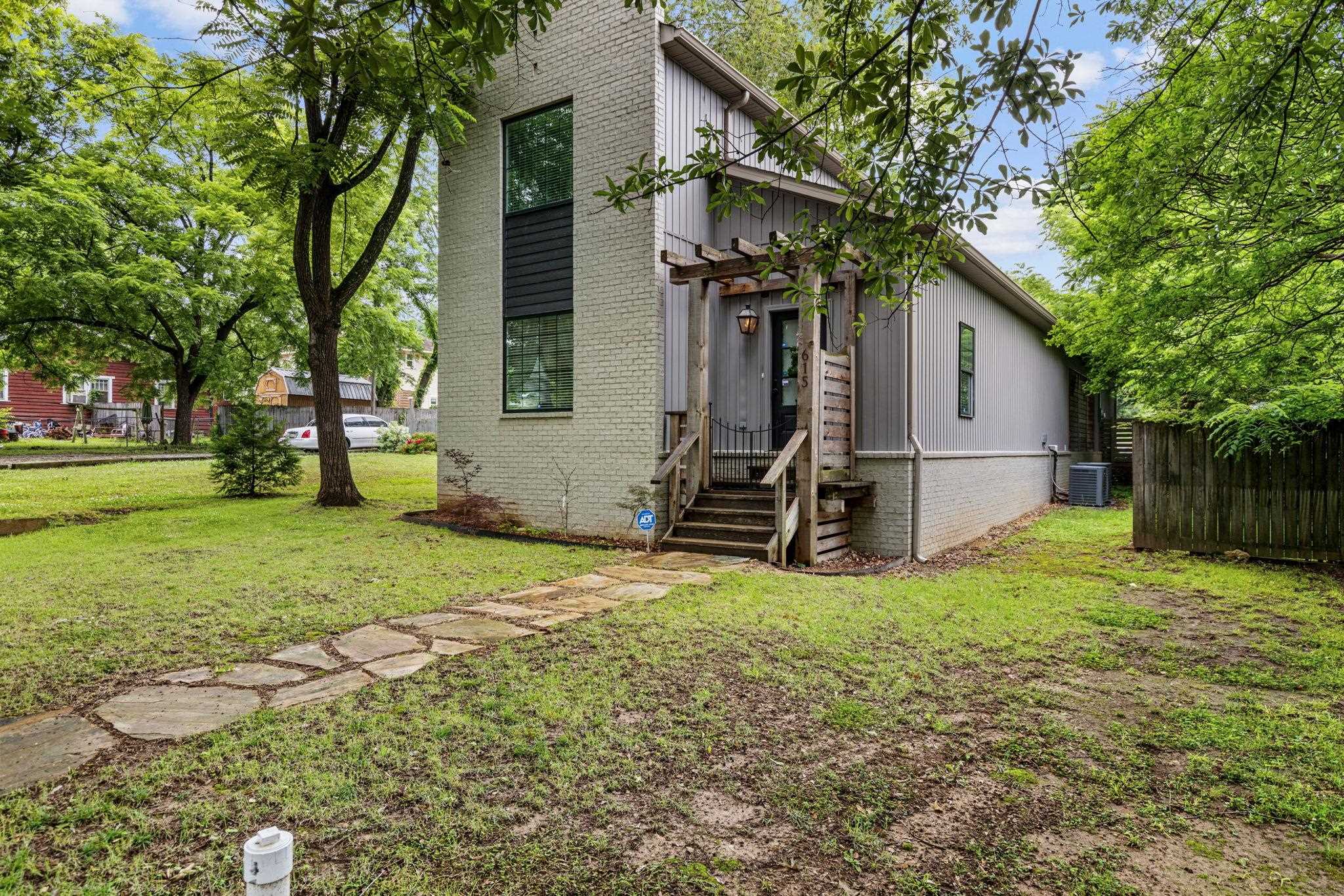 615 E Tuscaloosa St, Florence, AL 35630 — photo 2