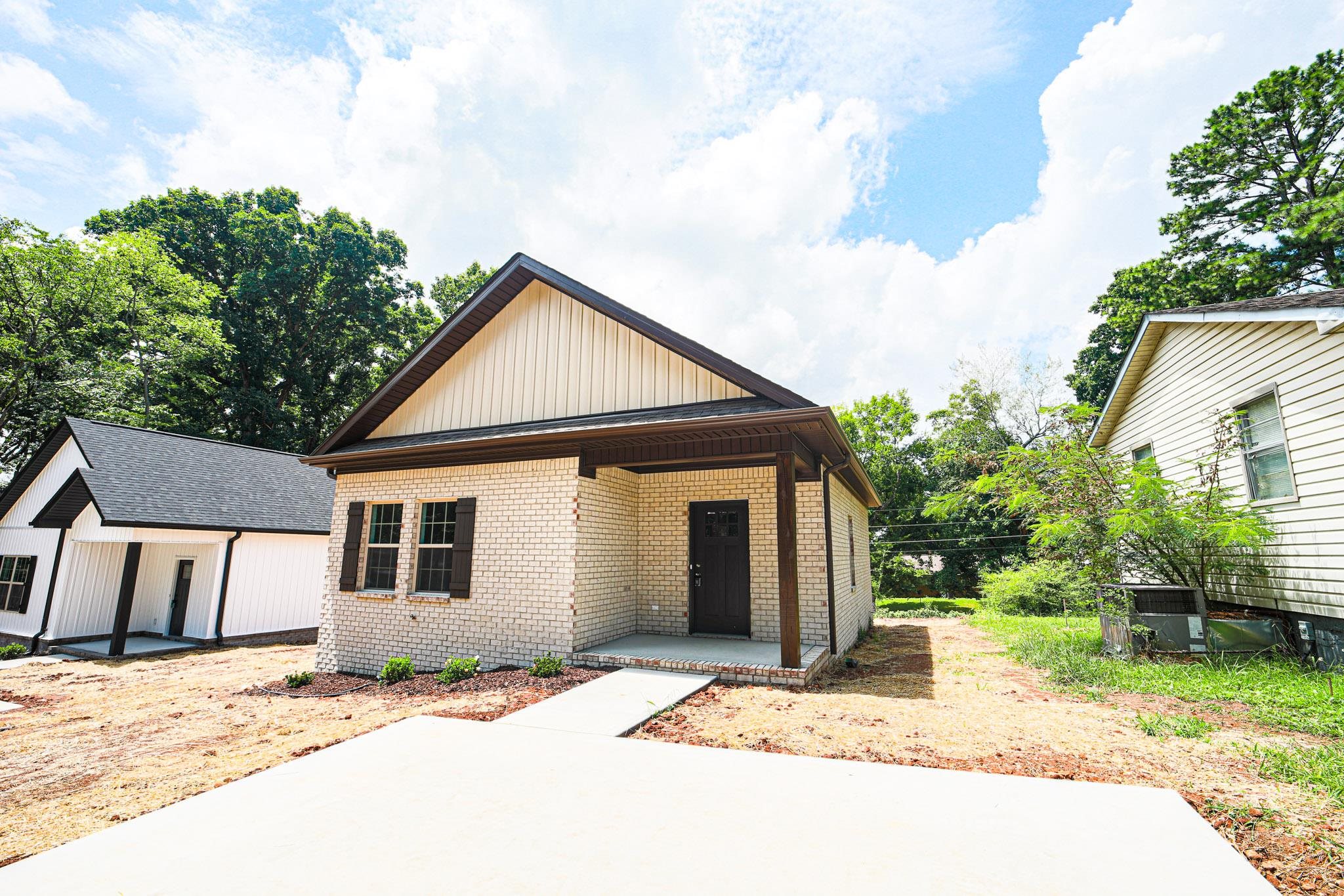 422 Smith St, Florence, AL 35630 — photo 2