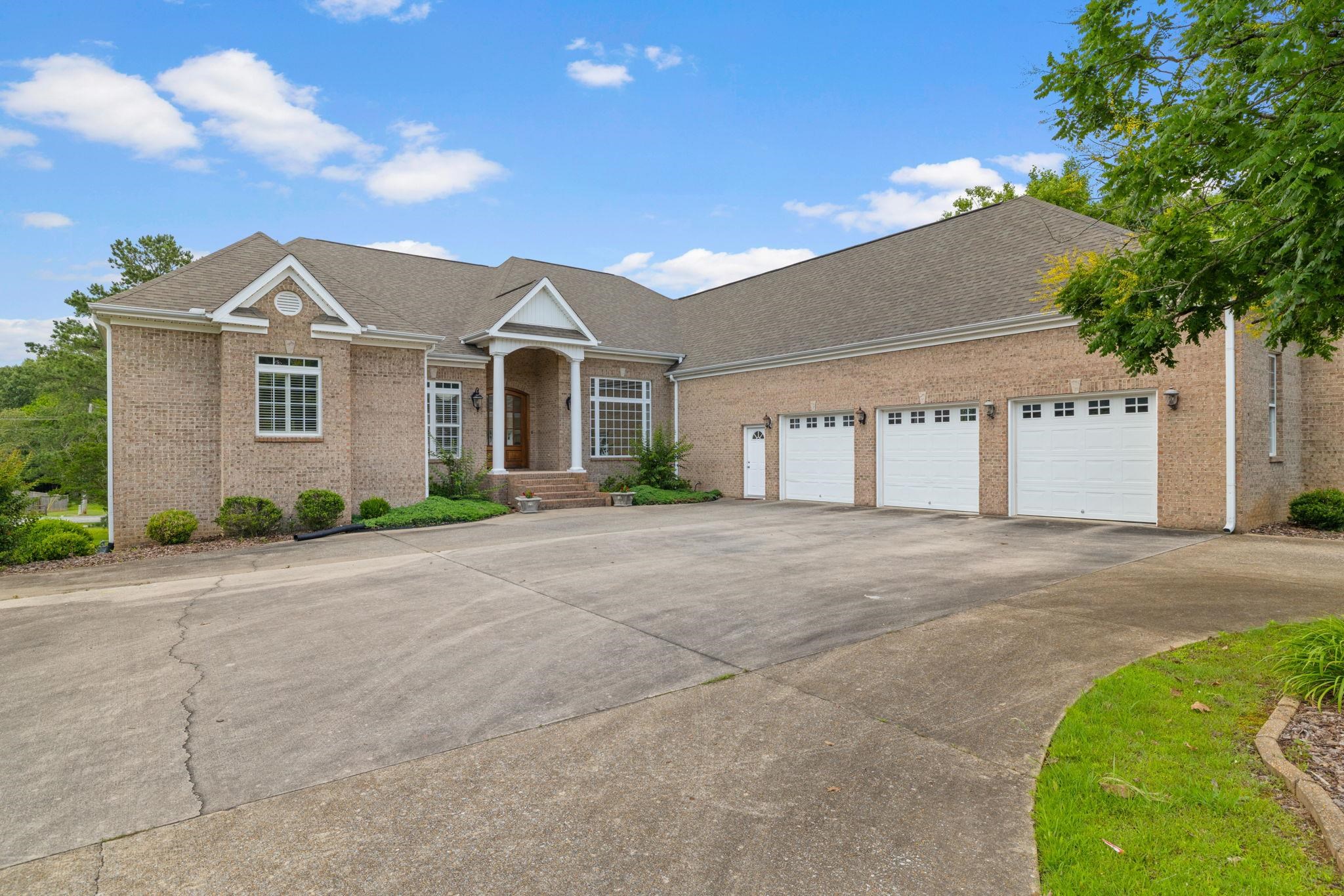 101 E Meadowhill Dr, Florence, AL 35633 — photo 11