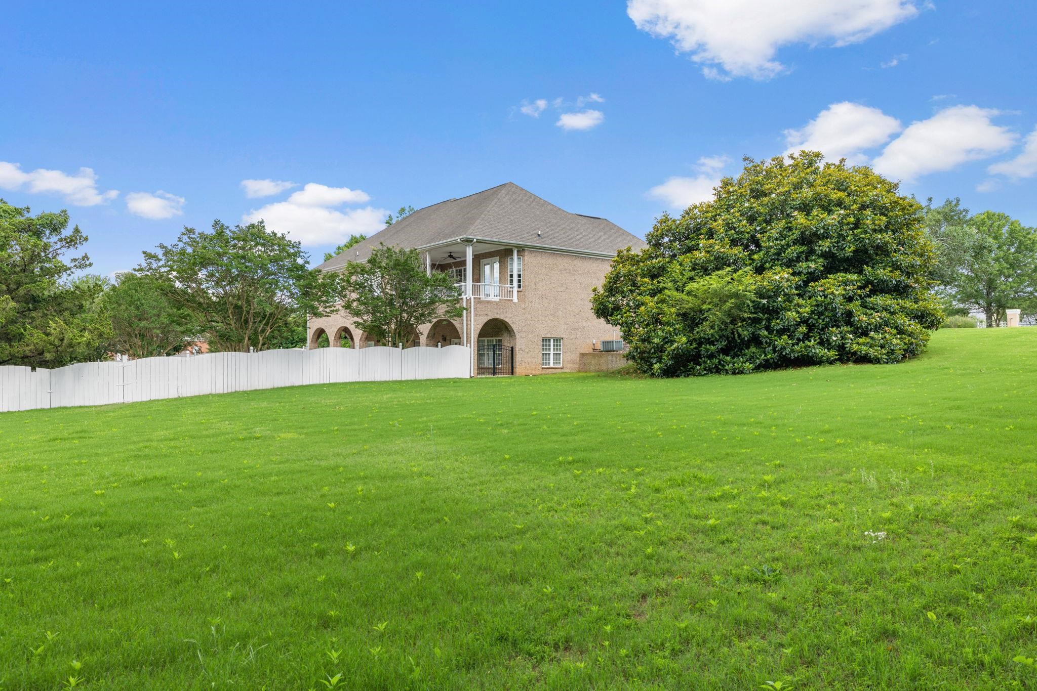 101 E Meadowhill Dr, Florence, AL 35633 — photo 4