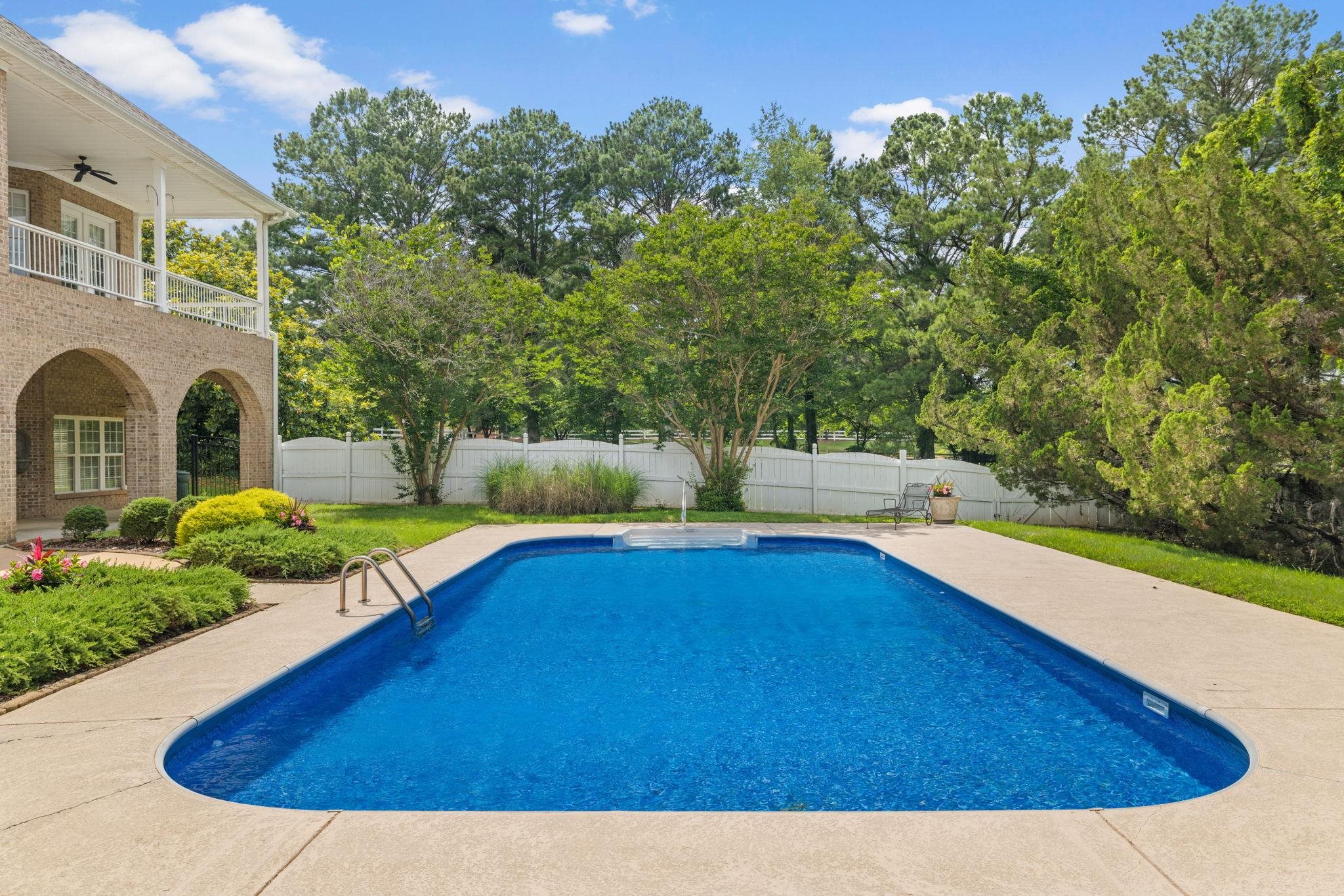 101 E Meadowhill Dr, Florence, AL 35633 — photo 6