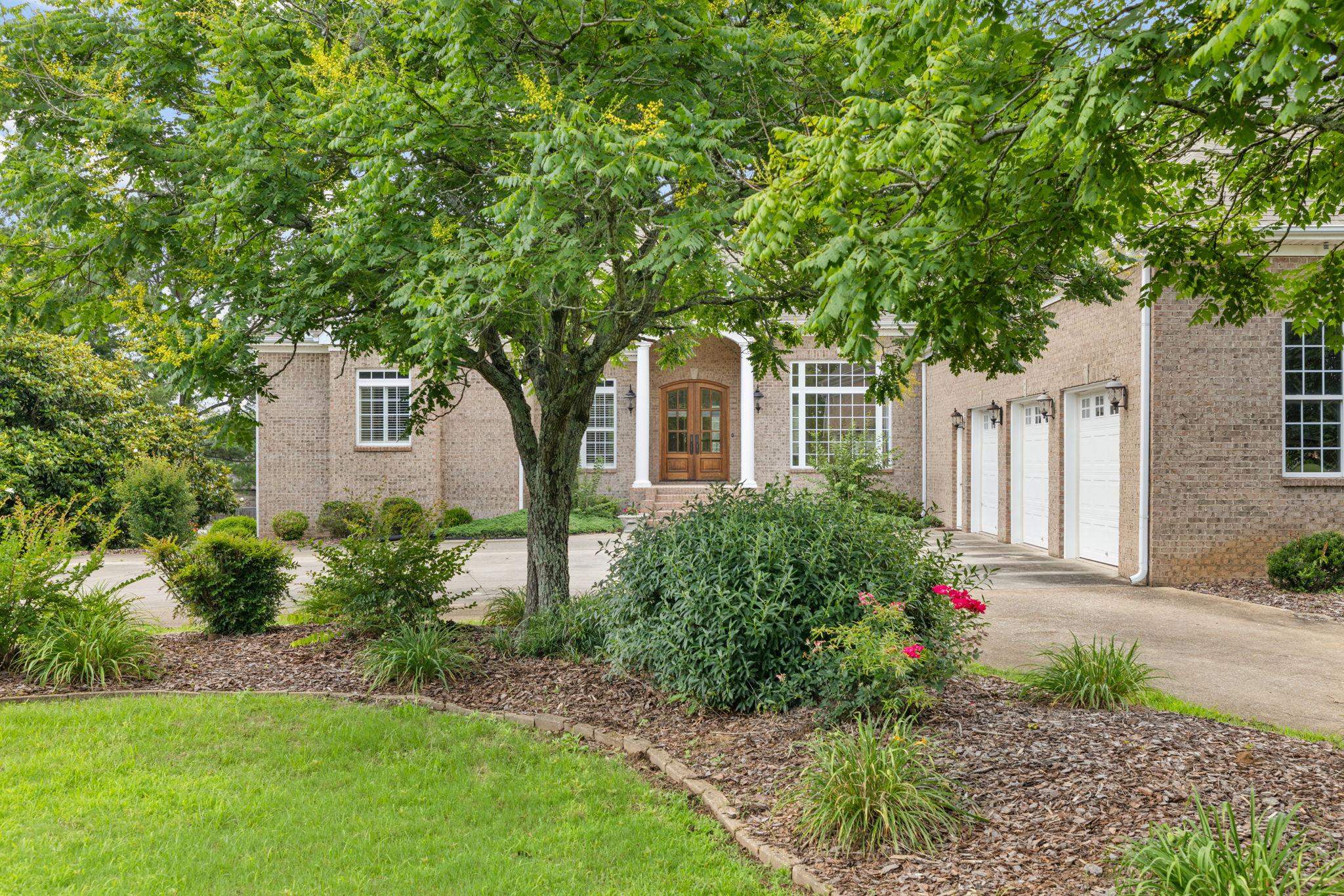 101 E Meadowhill Dr, Florence, AL 35633 — photo 10