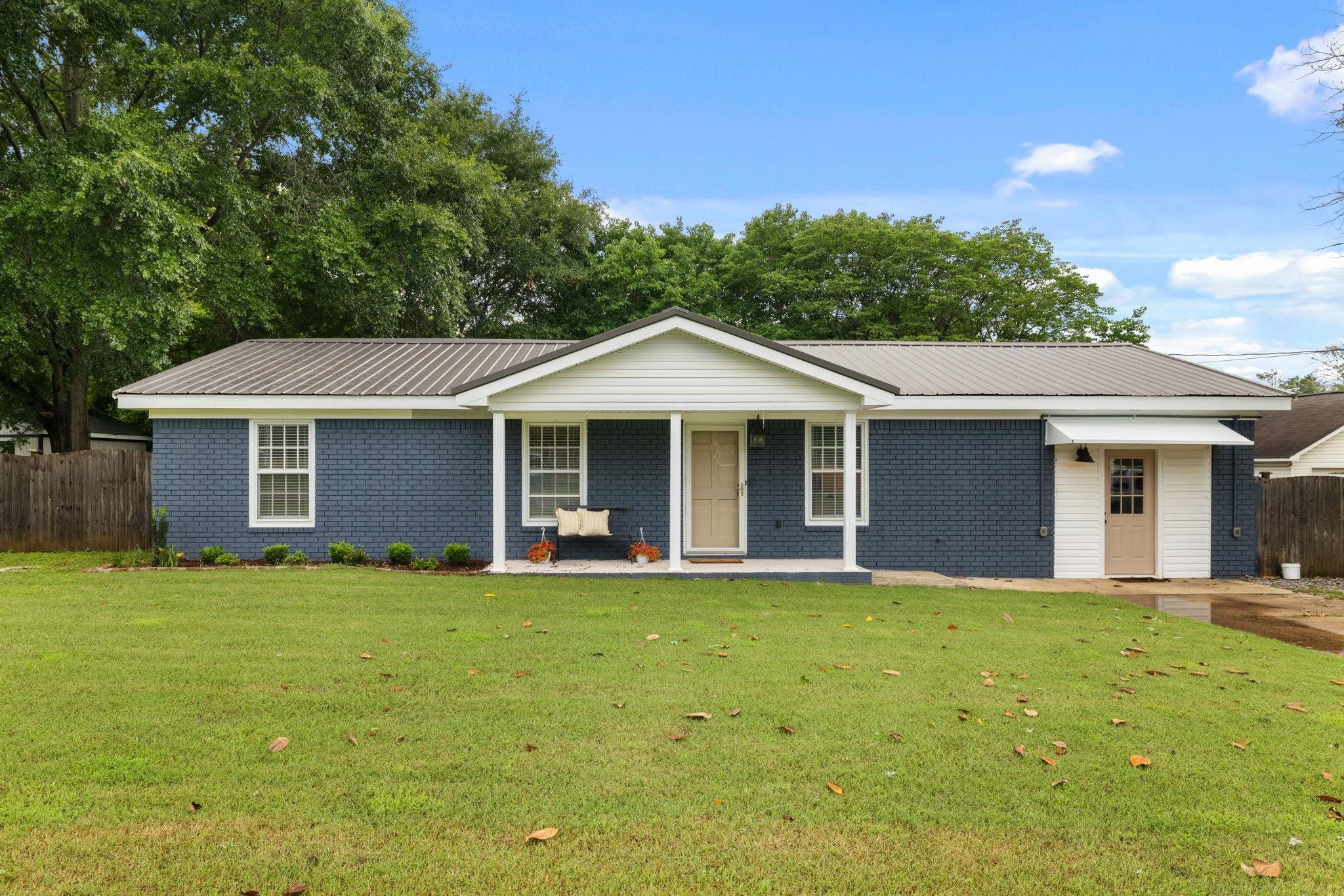 1306 Calhoun St, Tuscumbia, AL 35674 — photo 1