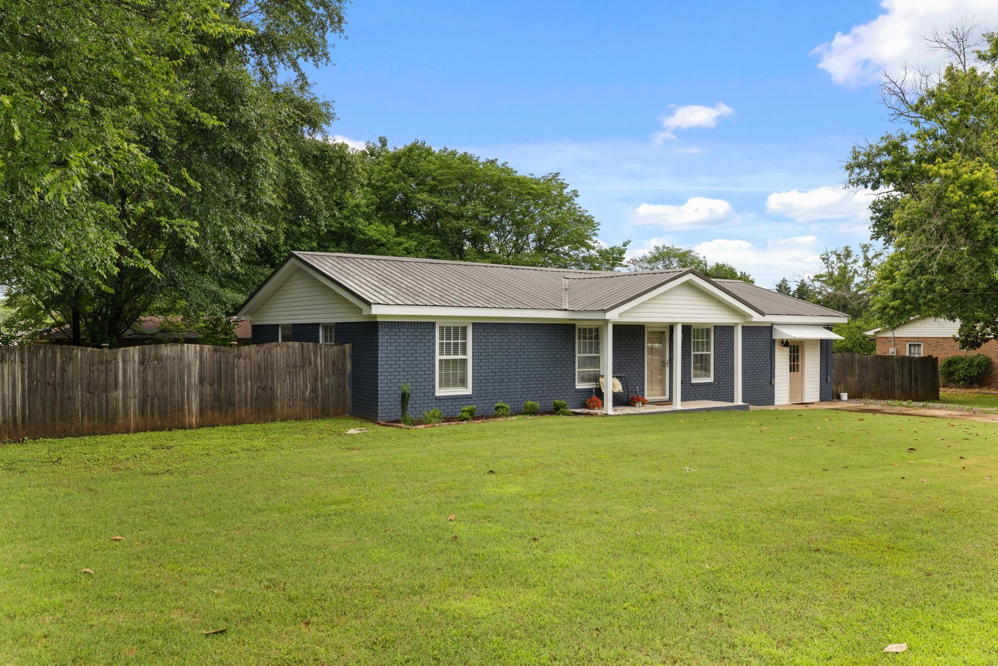 1306 Calhoun St, Tuscumbia, AL 35674 — photo 2