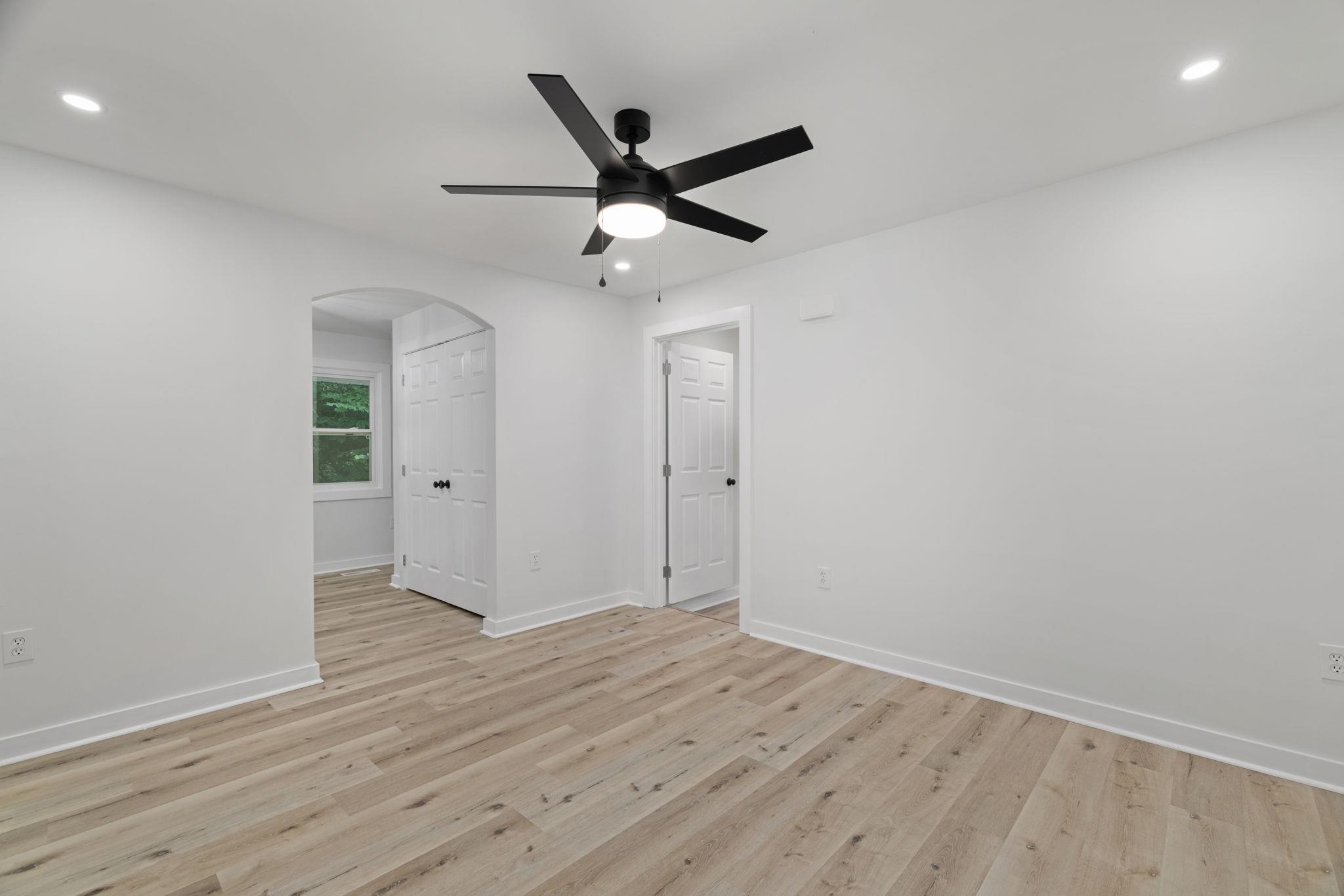 410 Calhoun Dr, Florence, AL 35630 — photo 4