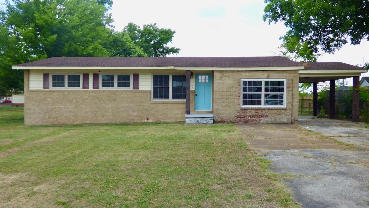 402 Ford St, Muscle Shoals, AL 35661 — photo 1