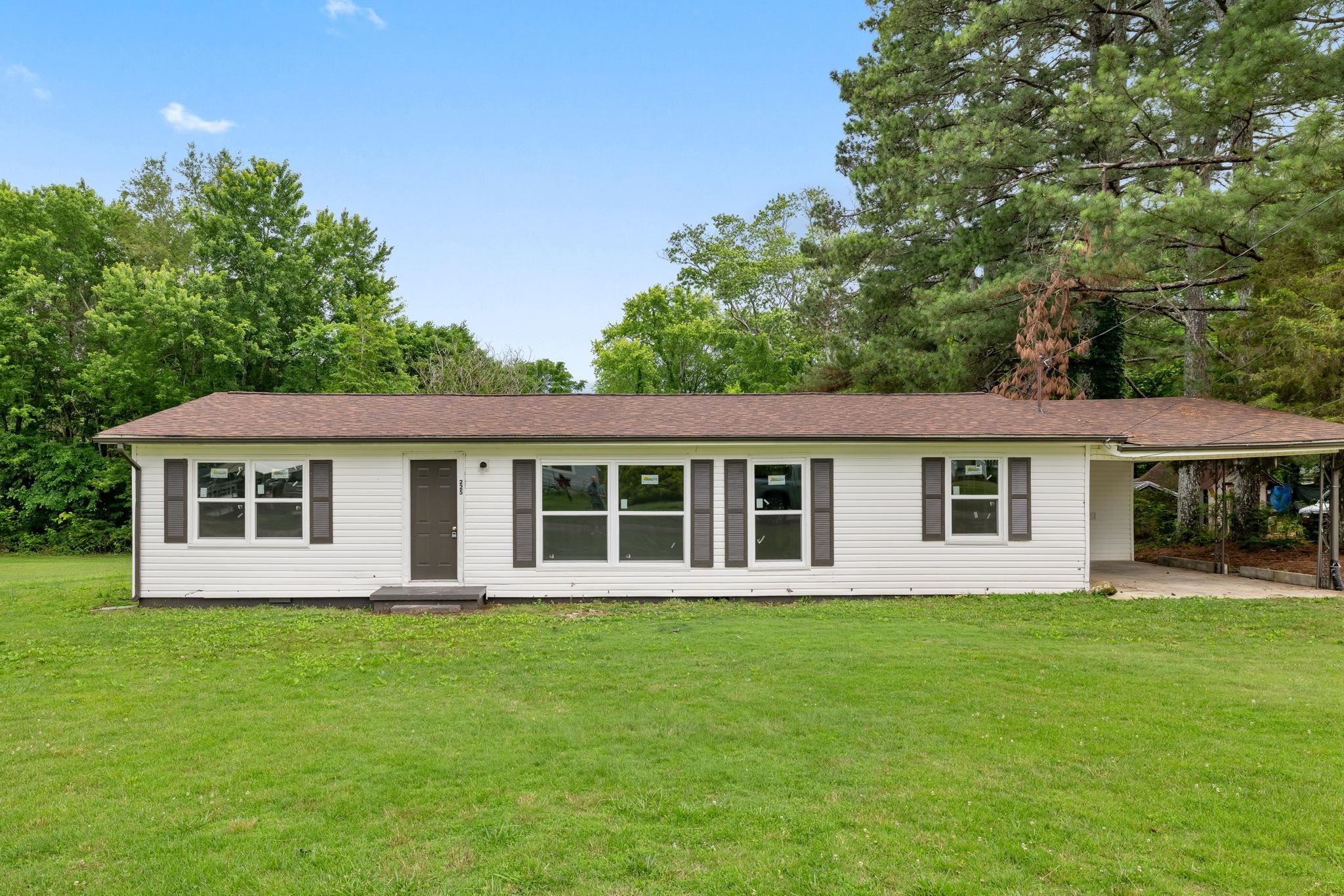 225 Vines Cir, Loretto, TN 38469 — photo 1