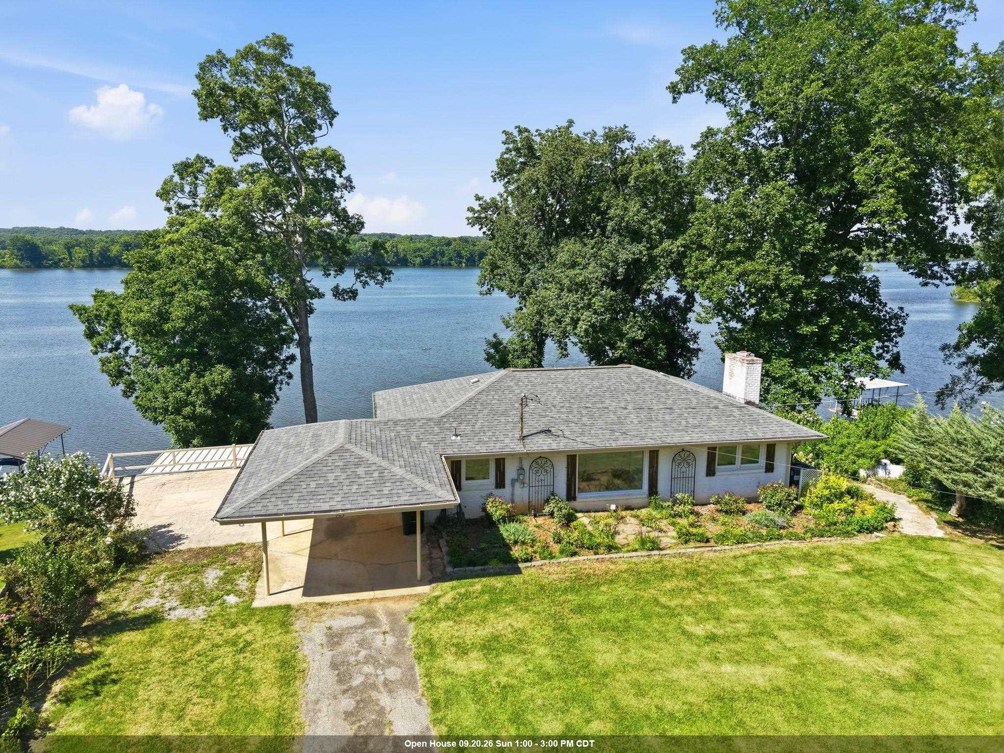 703 Carter Dr, Tuscumbia, AL 35674 — photo 1