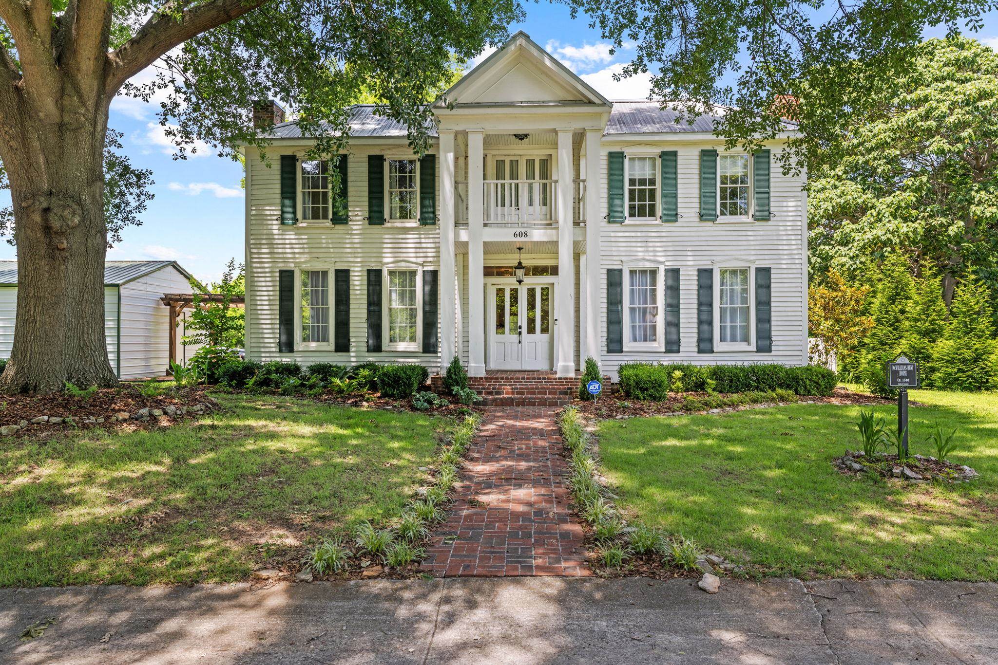 608 W 4th St, Tuscumbia, AL 35674 — photo 1