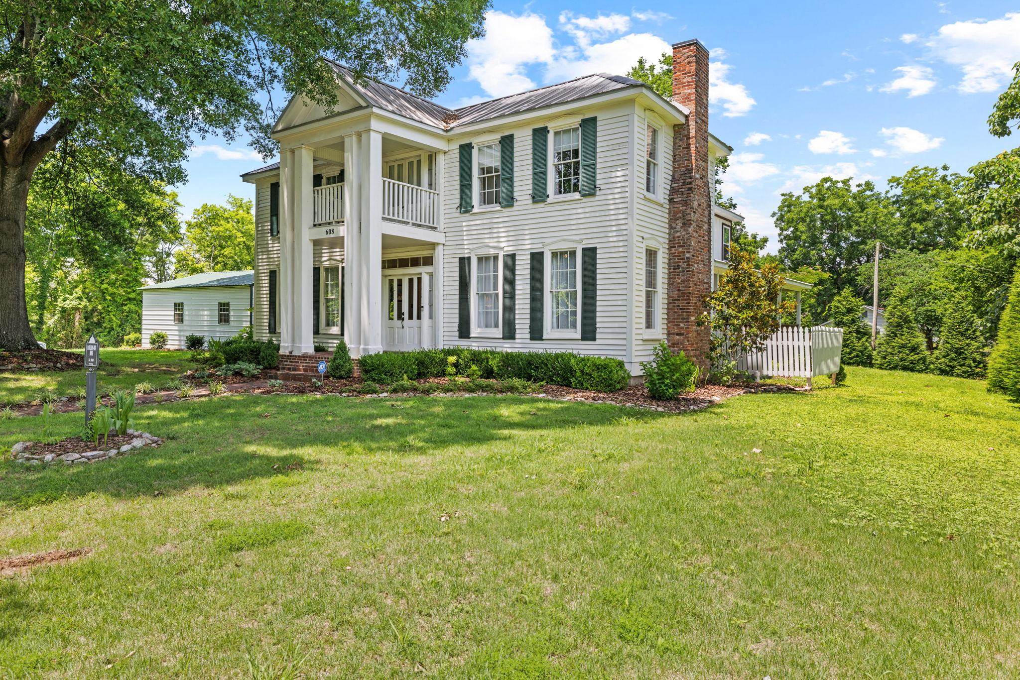 608 W 4th St, Tuscumbia, AL 35674 — photo 2