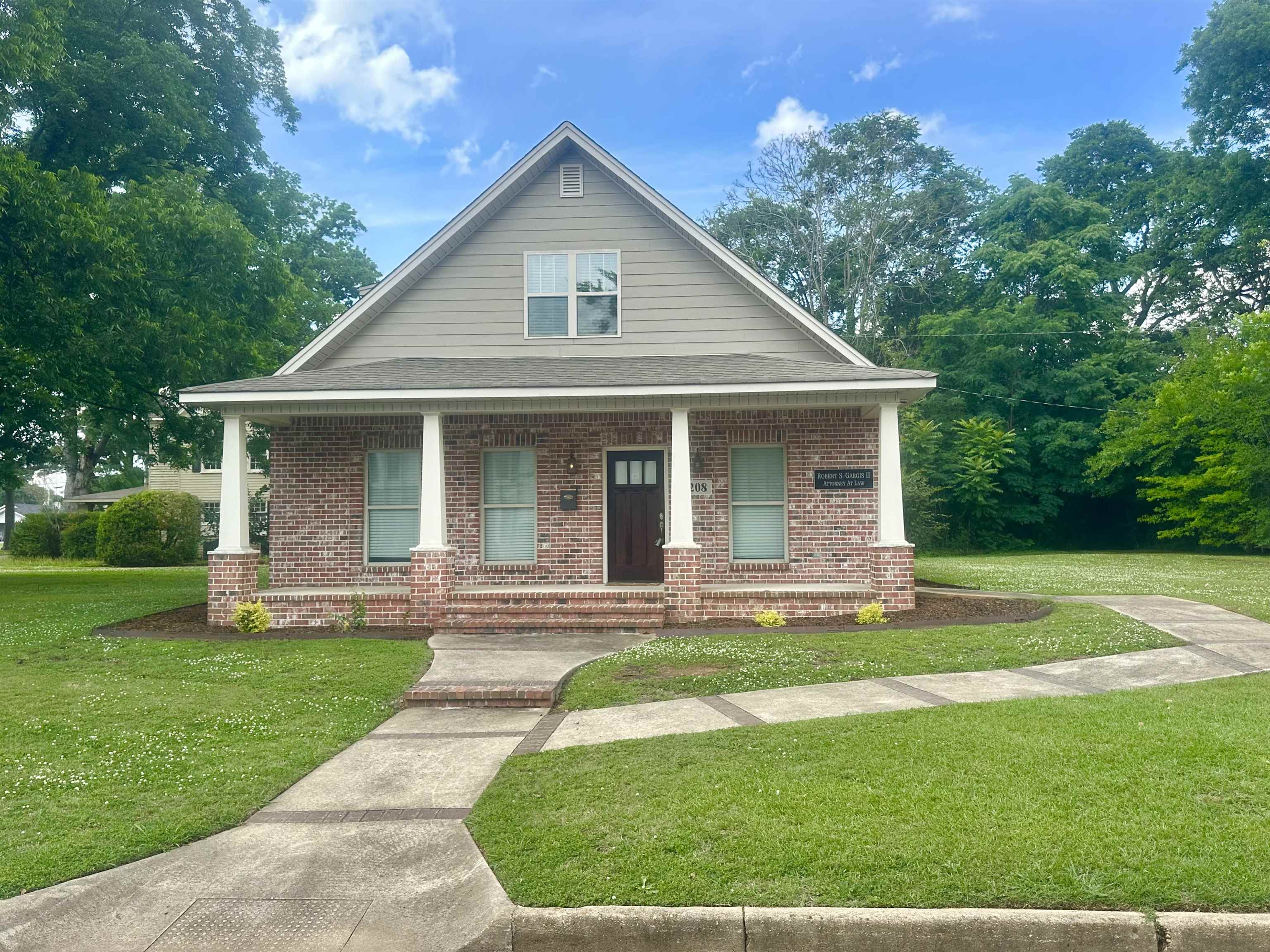 208 W 3rd St, Tuscumbia, AL 35674 — photo 1