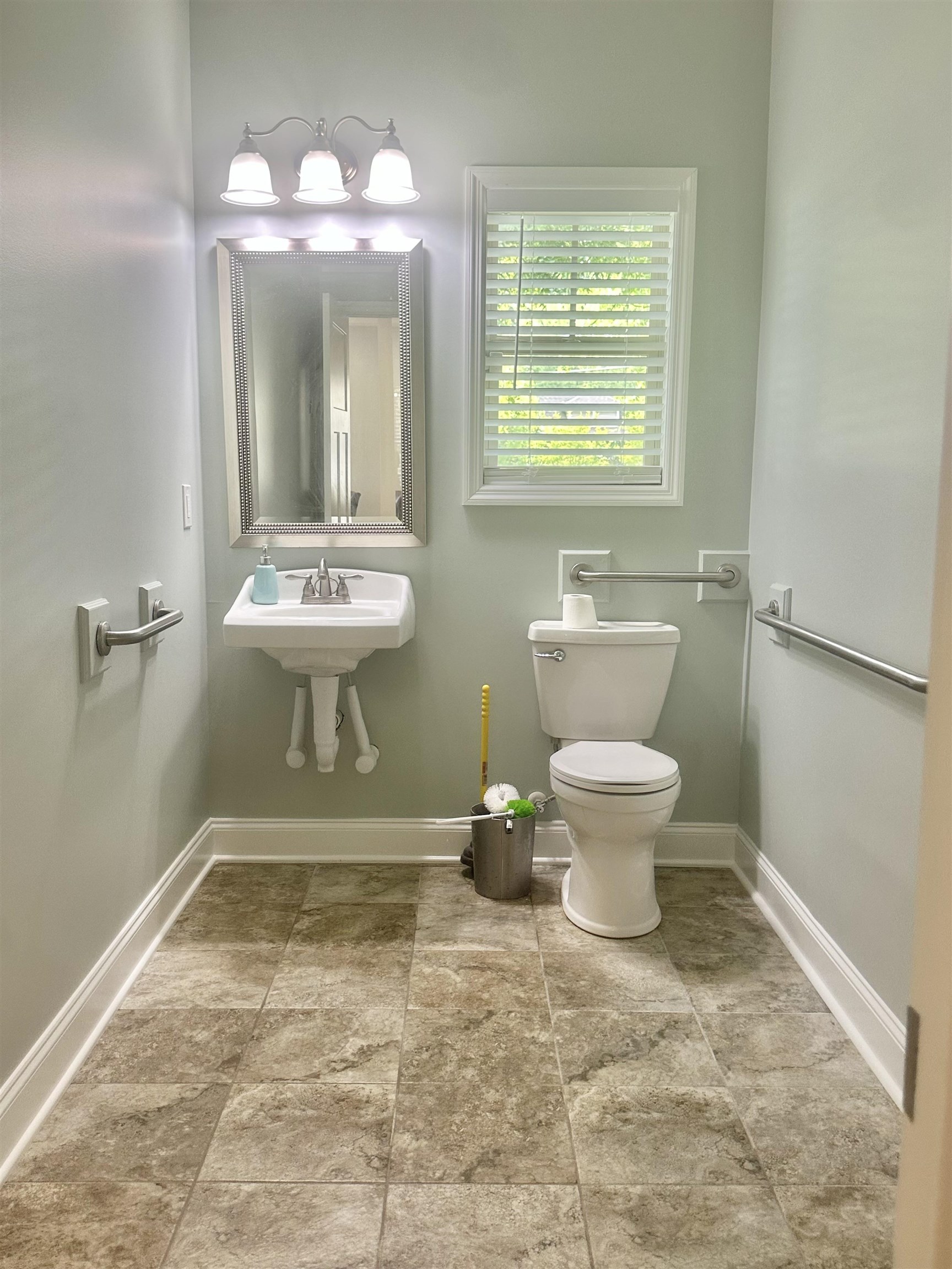 208 W 3rd St, Tuscumbia, AL 35674 — photo 8