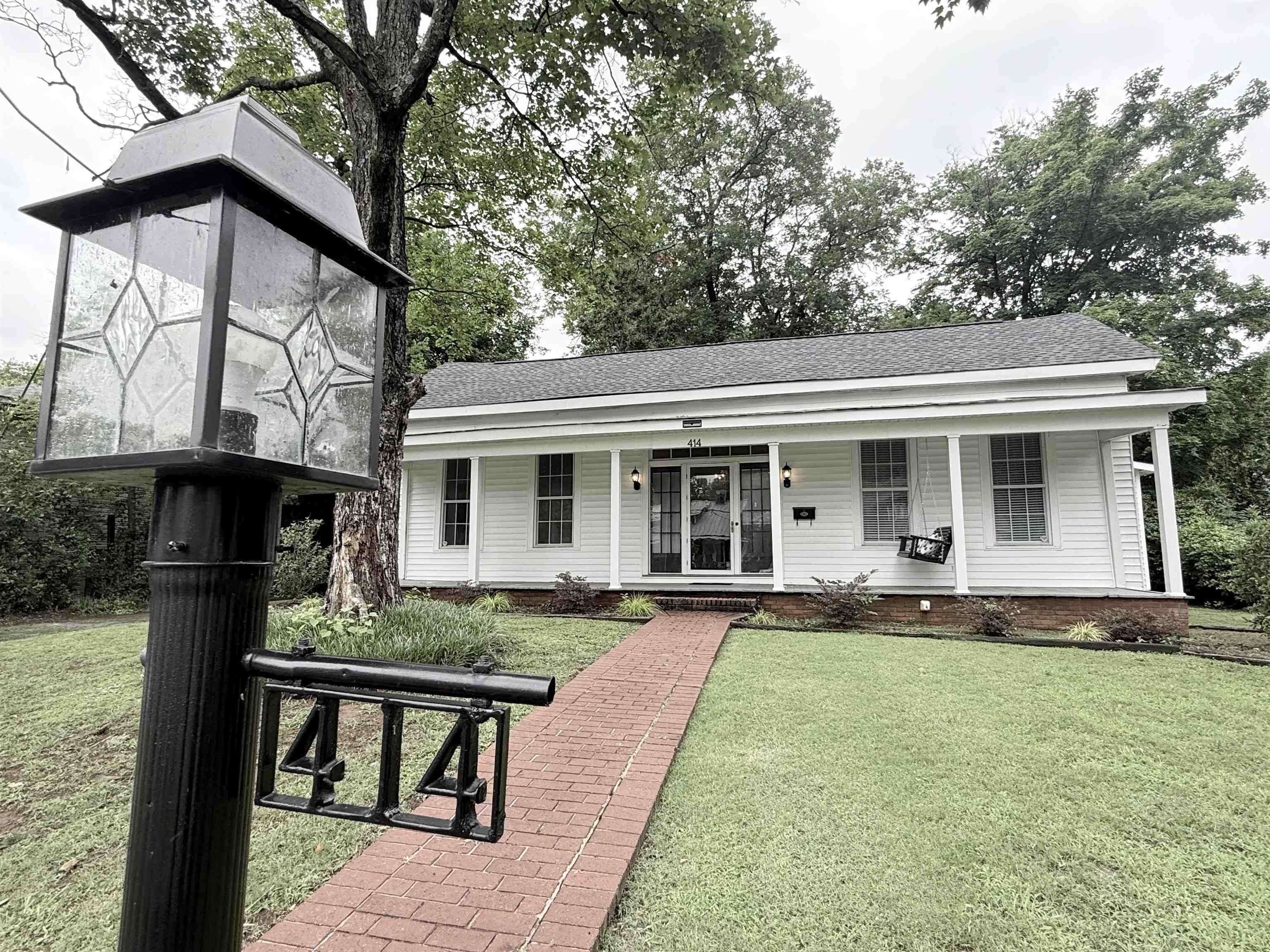 414 N Poplar St, Florence, AL 35630 — photo 3