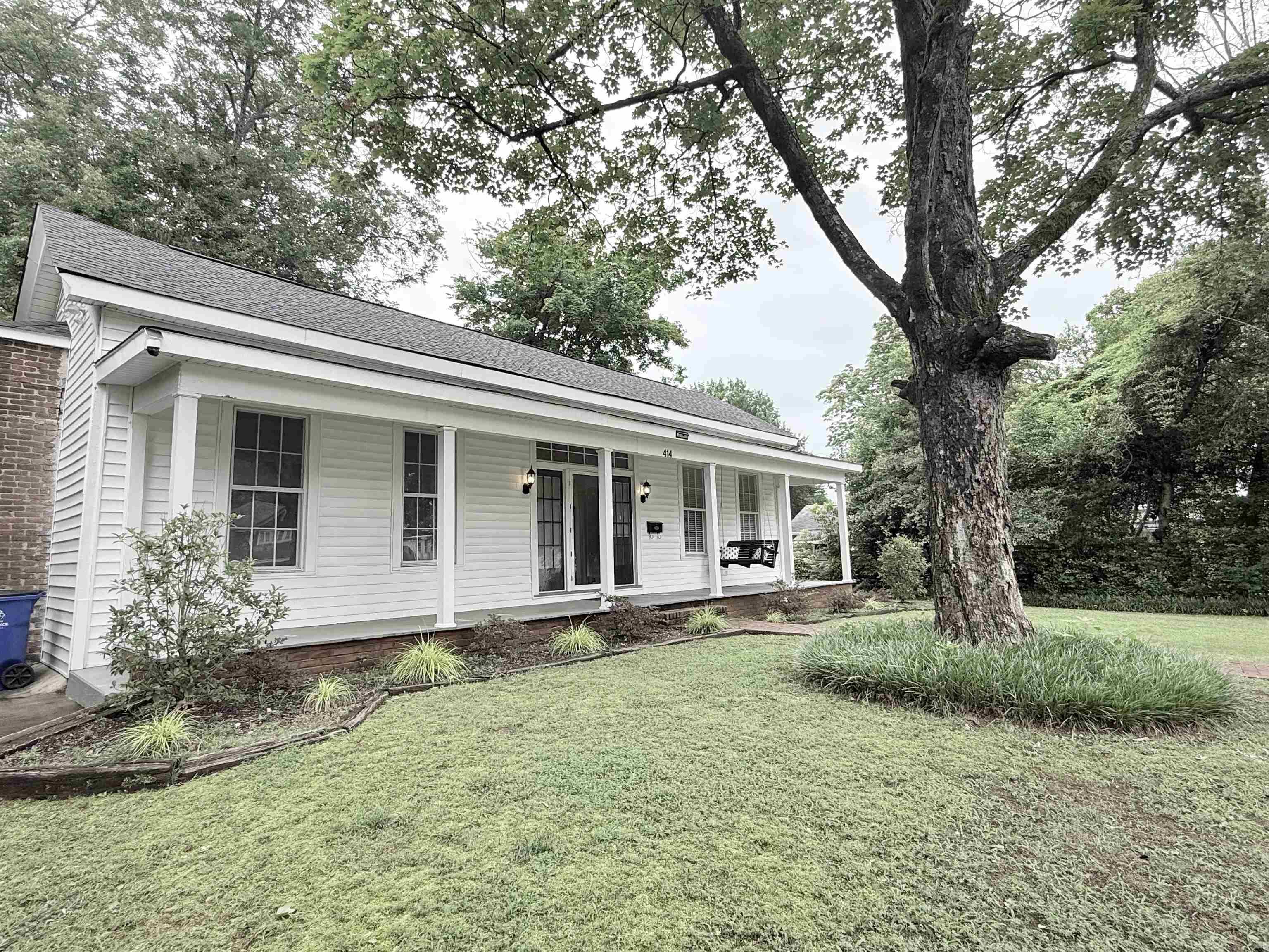 414 N Poplar St, Florence, AL 35630 — photo 8
