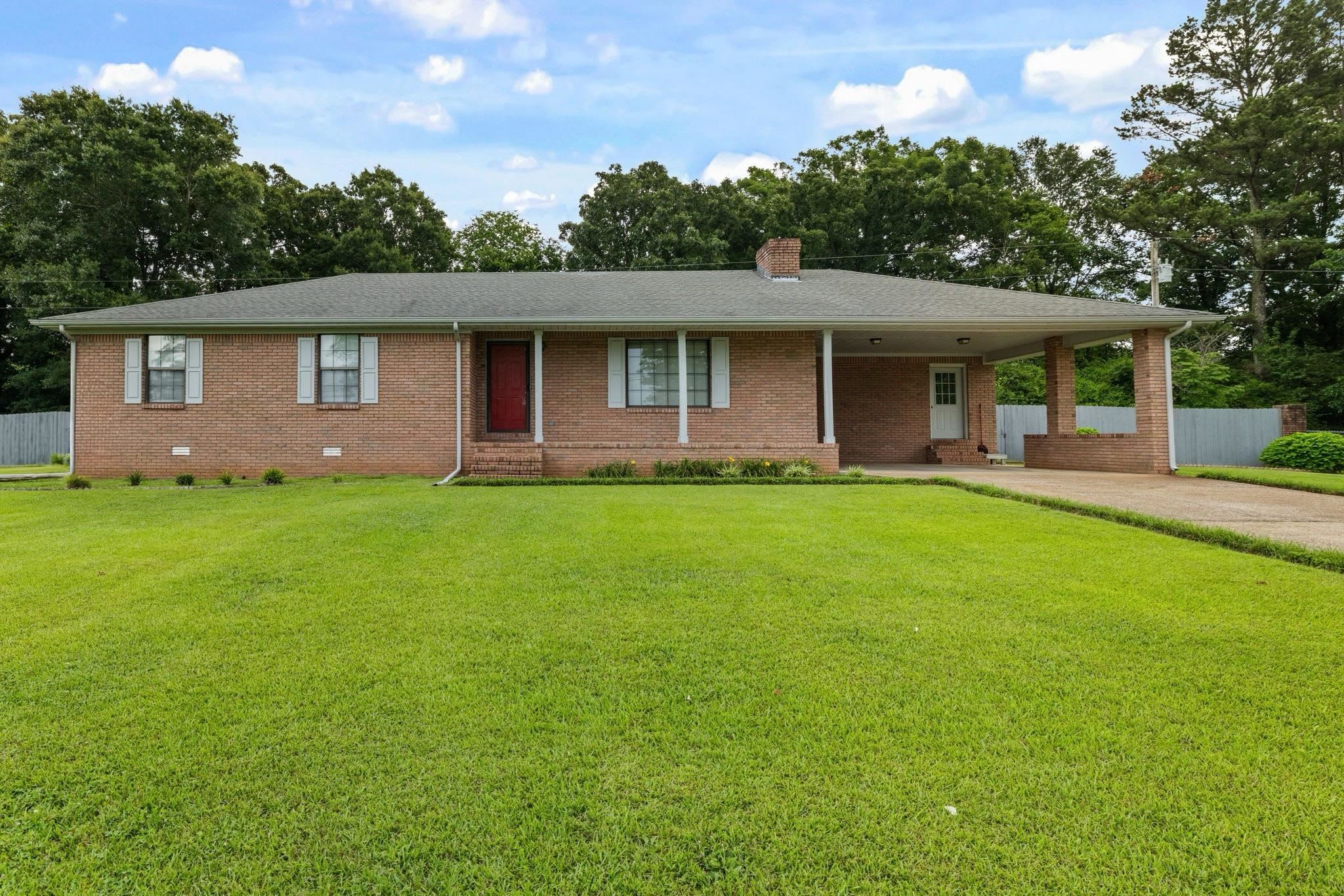 125 Augusta St, Florence, AL 35633 — photo 1