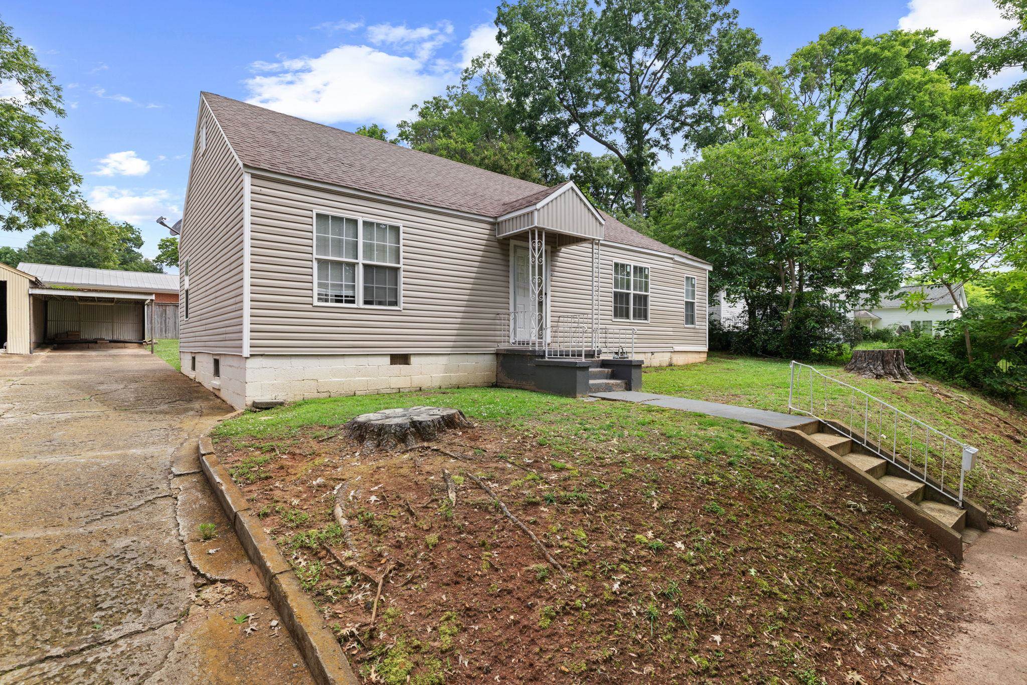 611 E Mobile St, Florence, AL 35630 — photo 2