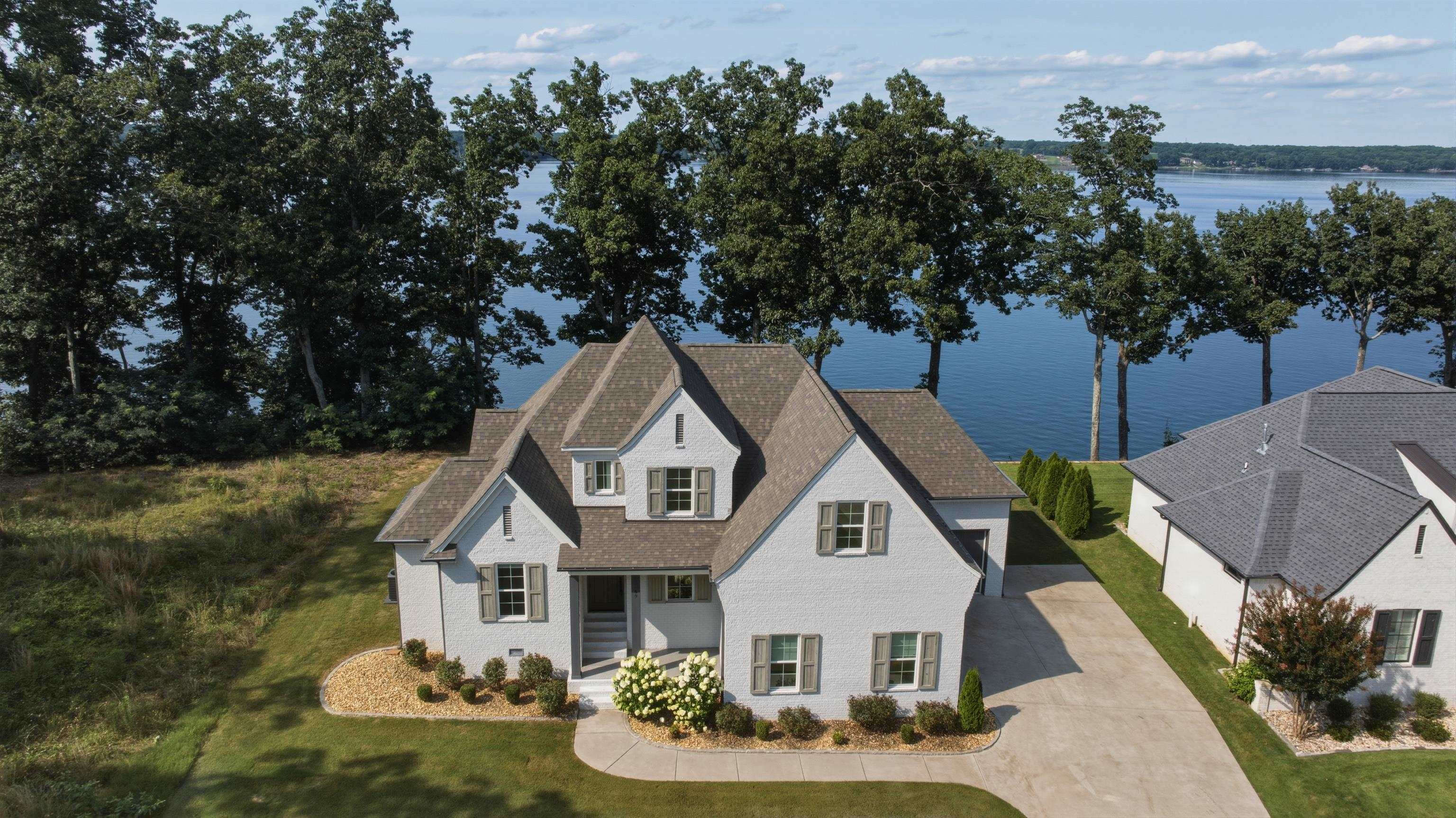 69 Crown Point Dr, Muscle Shoals, AL 35661 — photo 1