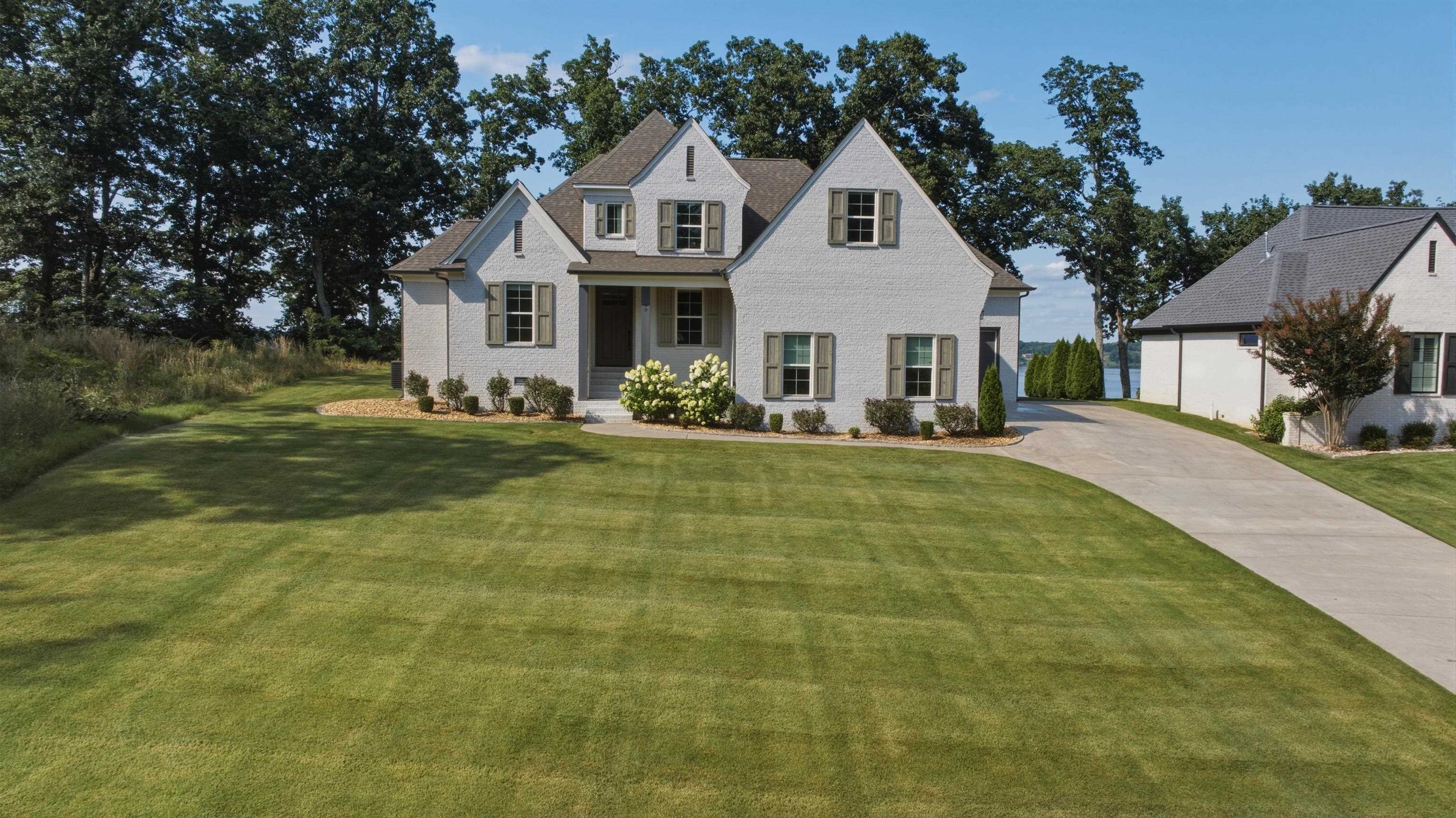69 Crown Point Dr, Muscle Shoals, AL 35661 — photo 2