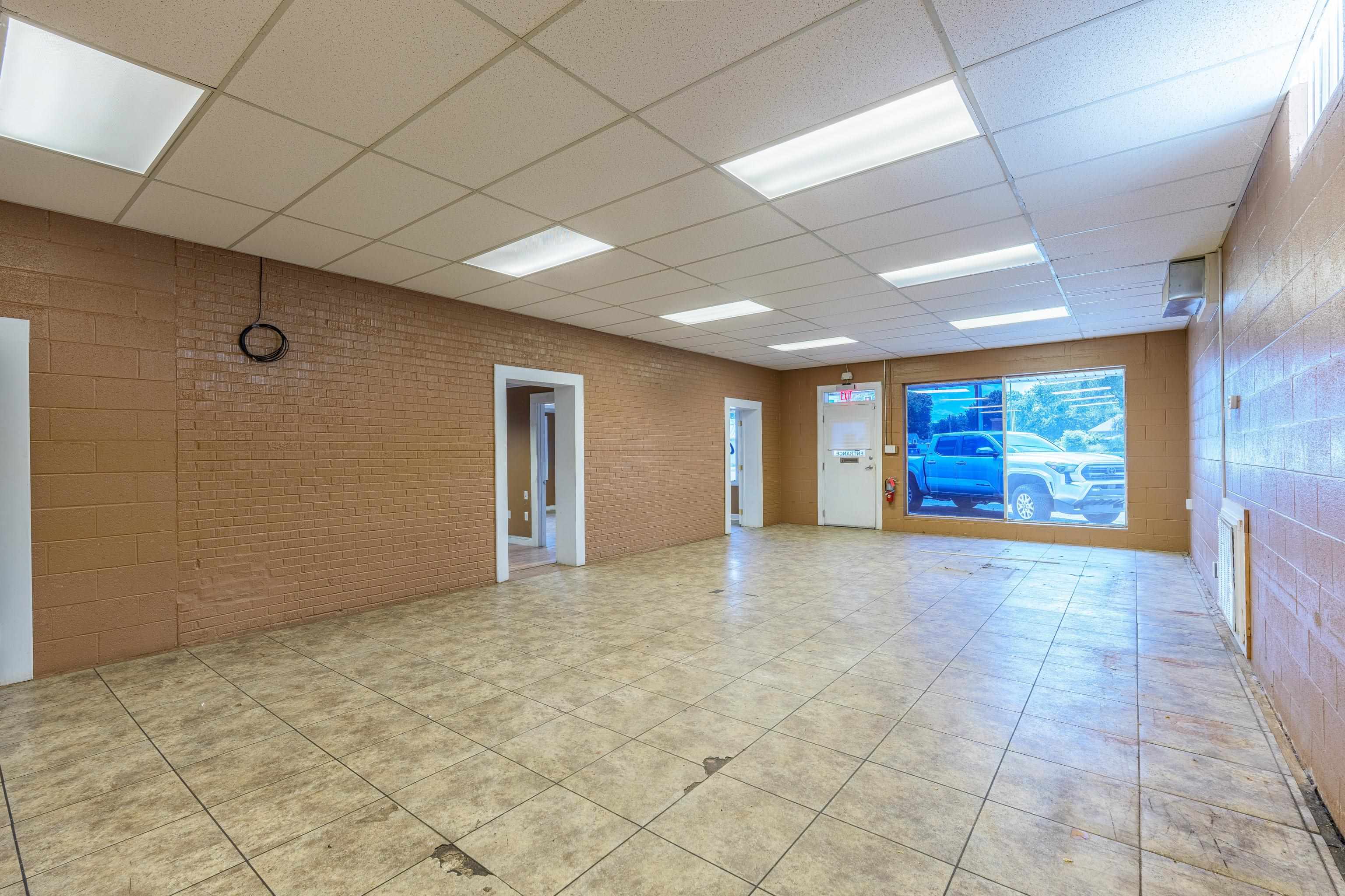 1021 Woodward Ave, Muscle Shoals, AL 35661 — photo 8