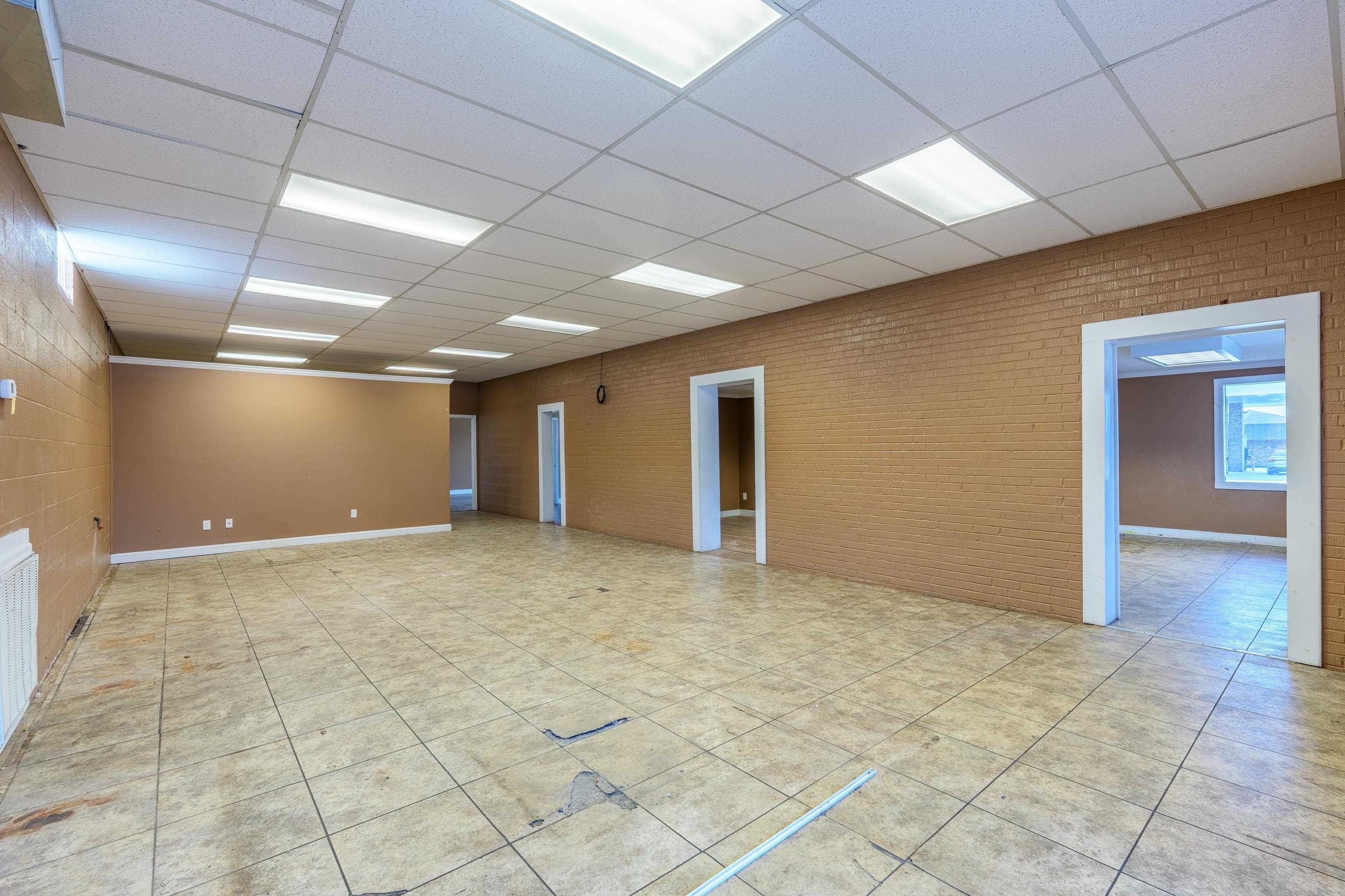 1021 Woodward Ave, Muscle Shoals, AL 35661 — photo 9