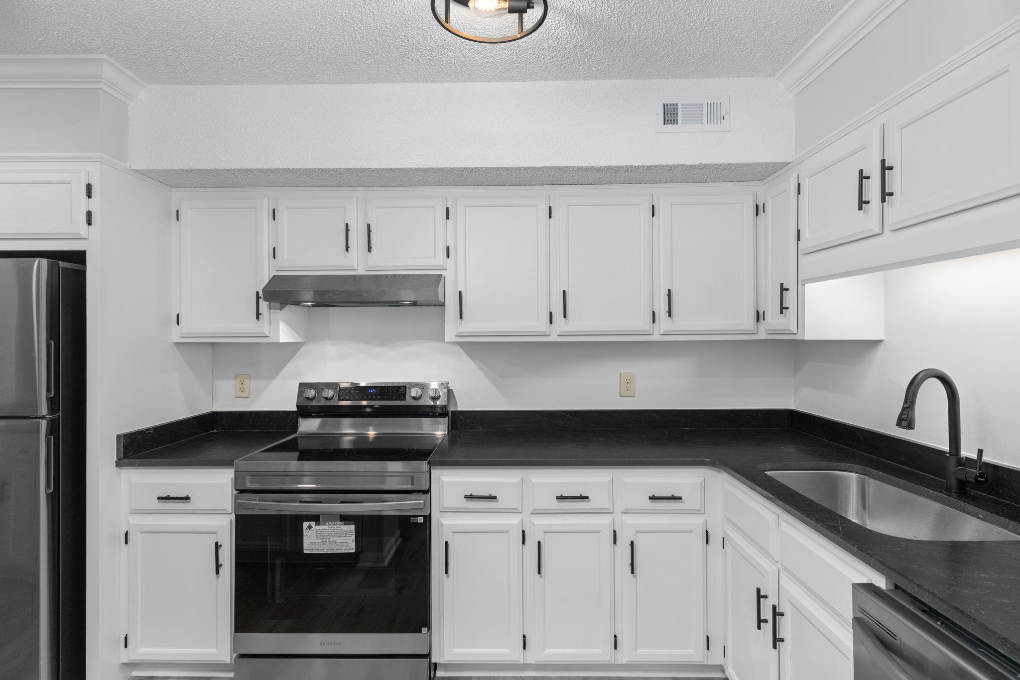 249 Woodcastle Dr, Florence, AL 35630 — photo 12