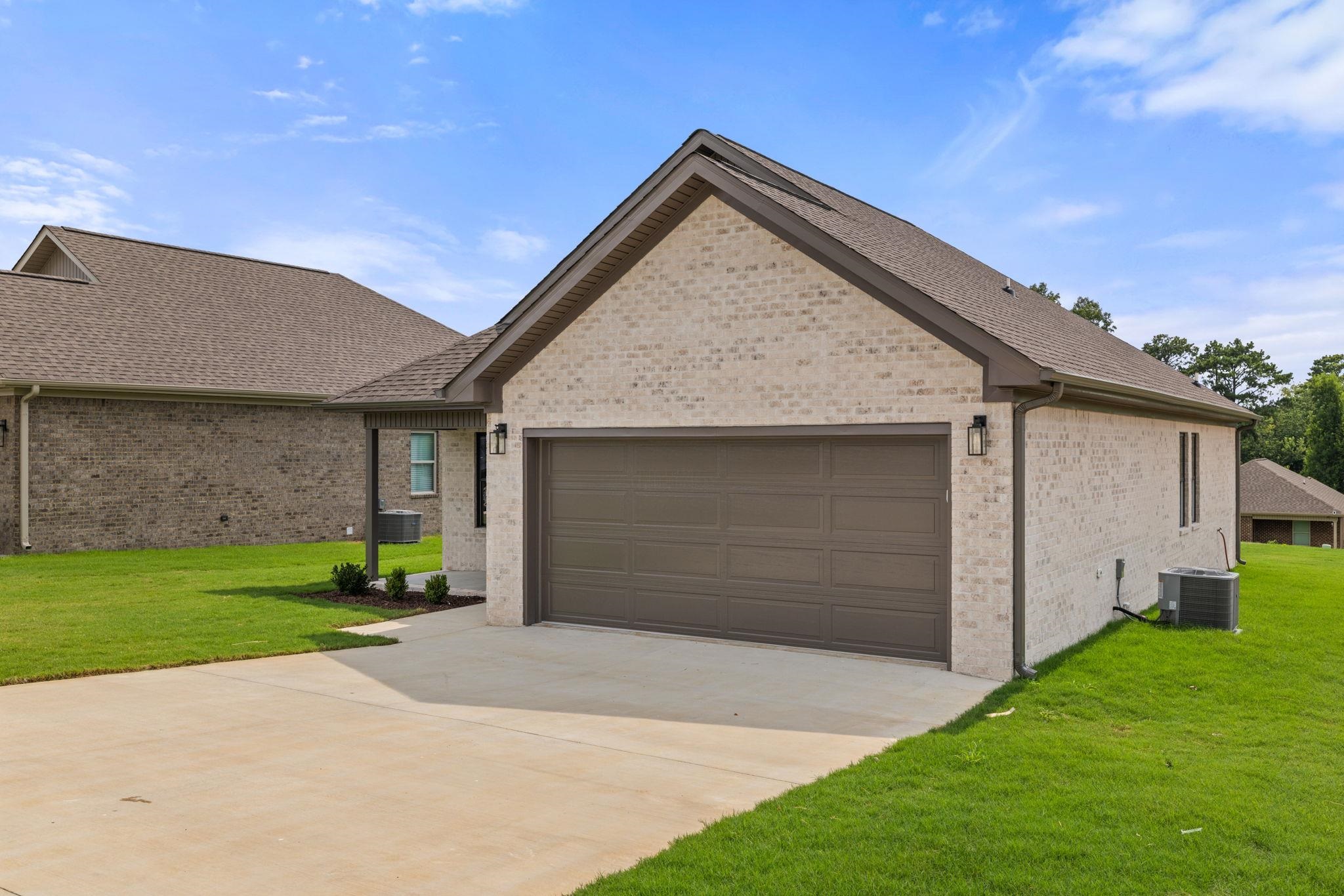 28 S Fulton St, Florence, AL 35630 — photo 3