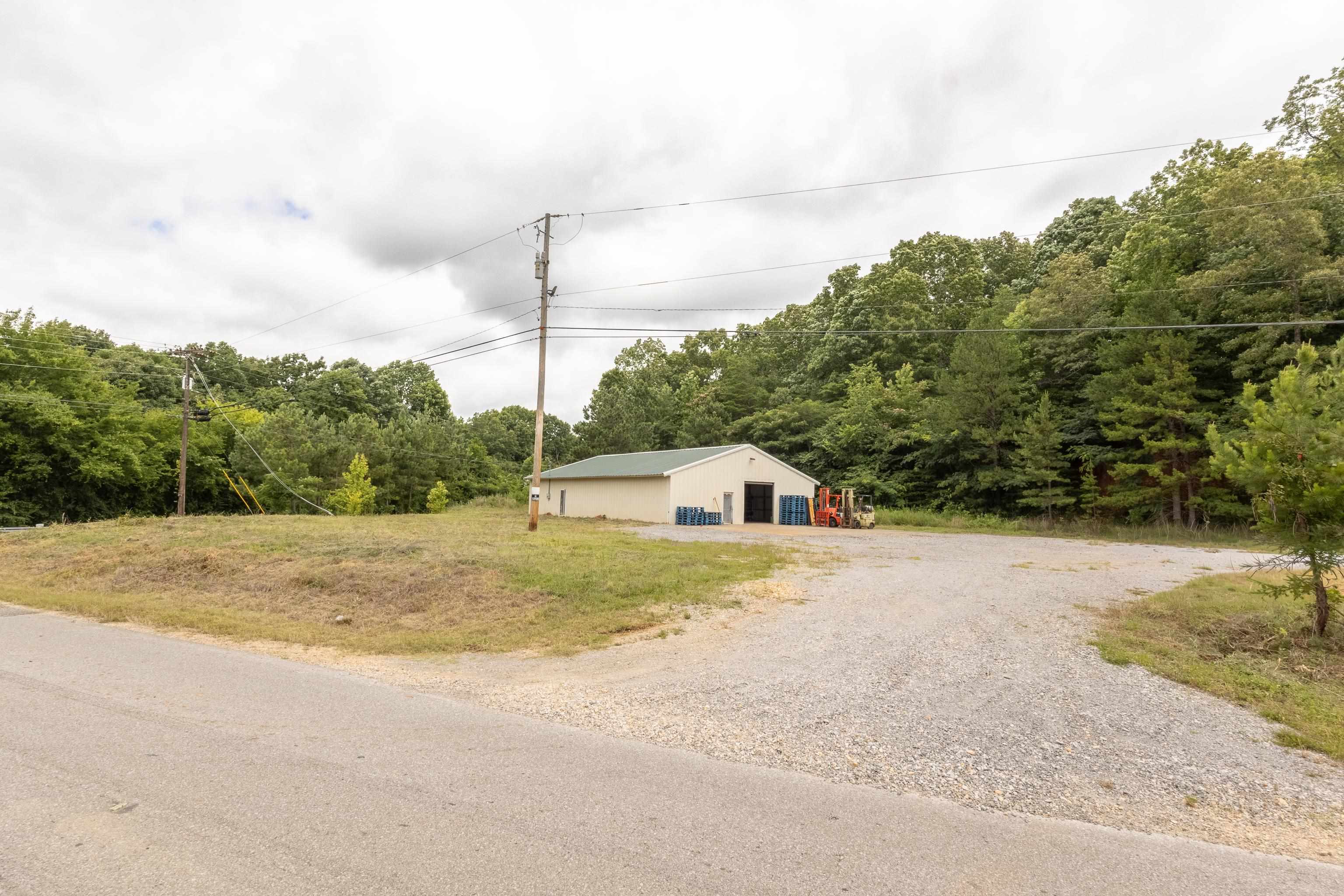 135 Lime Rock Rd, Tuscumbia, AL 35674 — photo 1