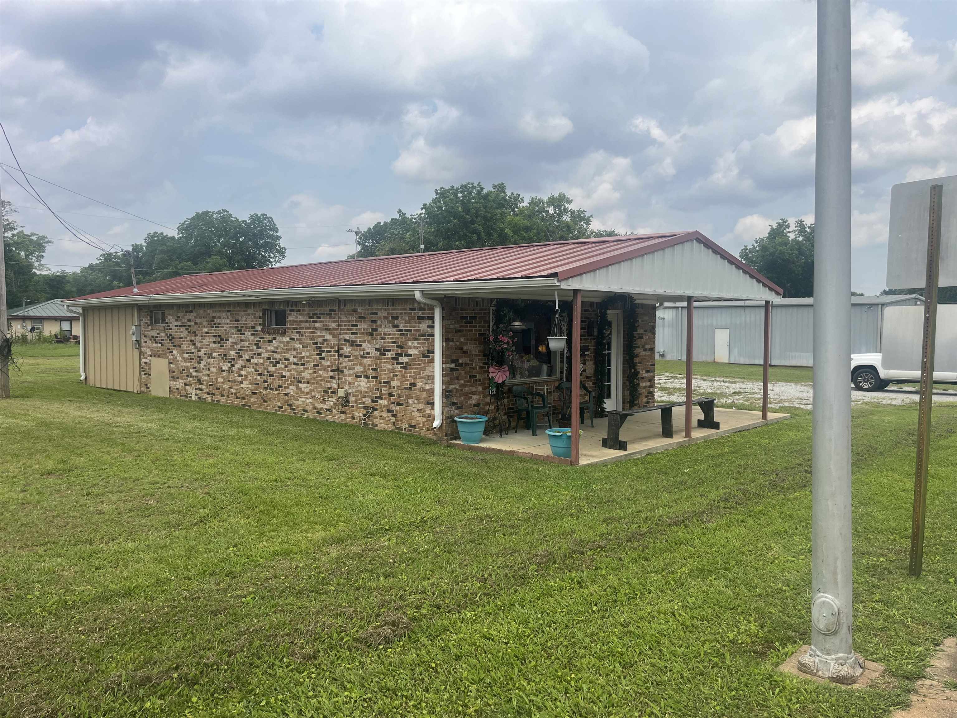1005 N Main St, Tuscumbia, AL 35674 — photo 2