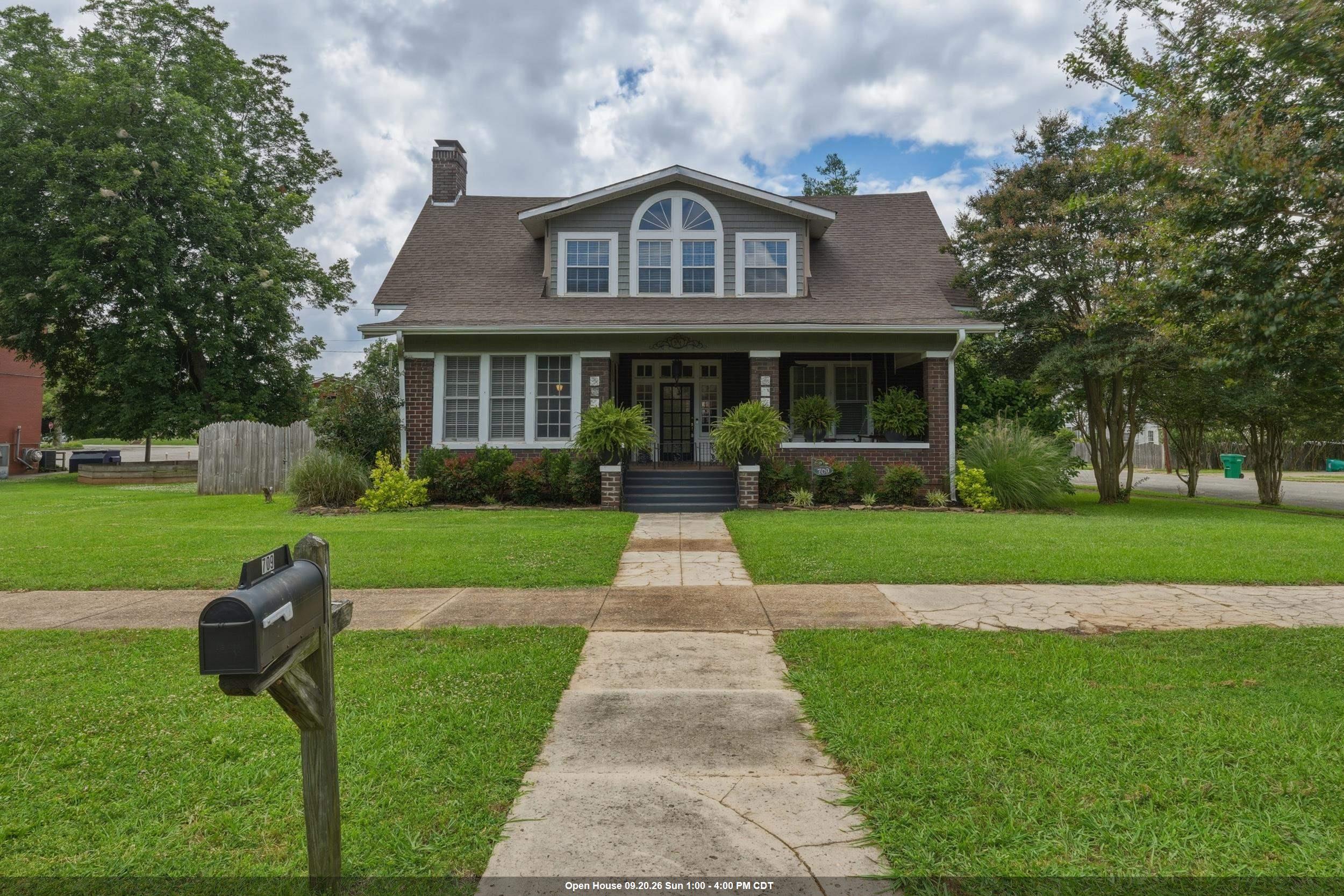 709 N Montgomery Ave, Sheffield, AL 35660 — photo 1