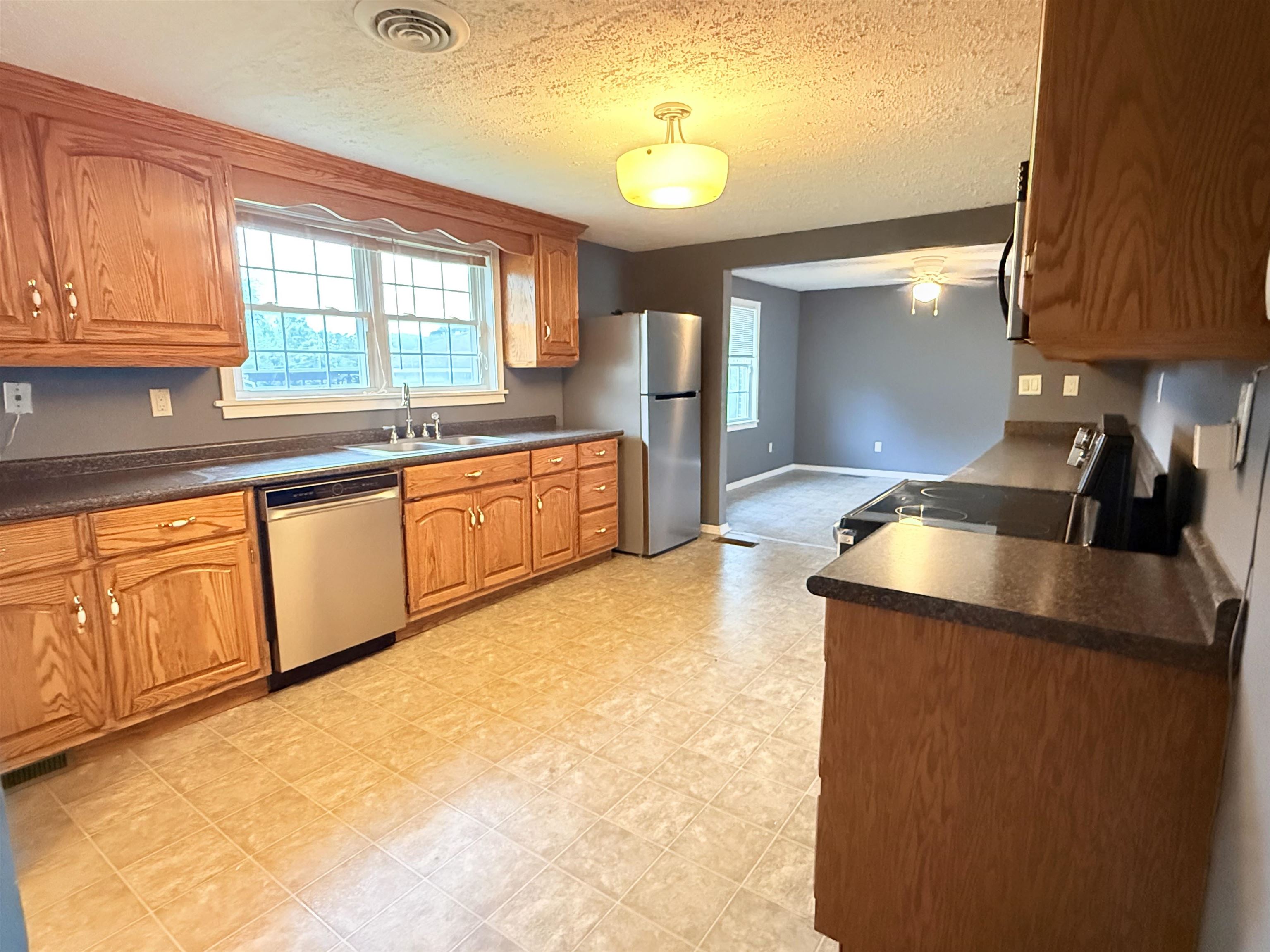 241 Greer Dr, Rogersville, AL 35652 — photo 10