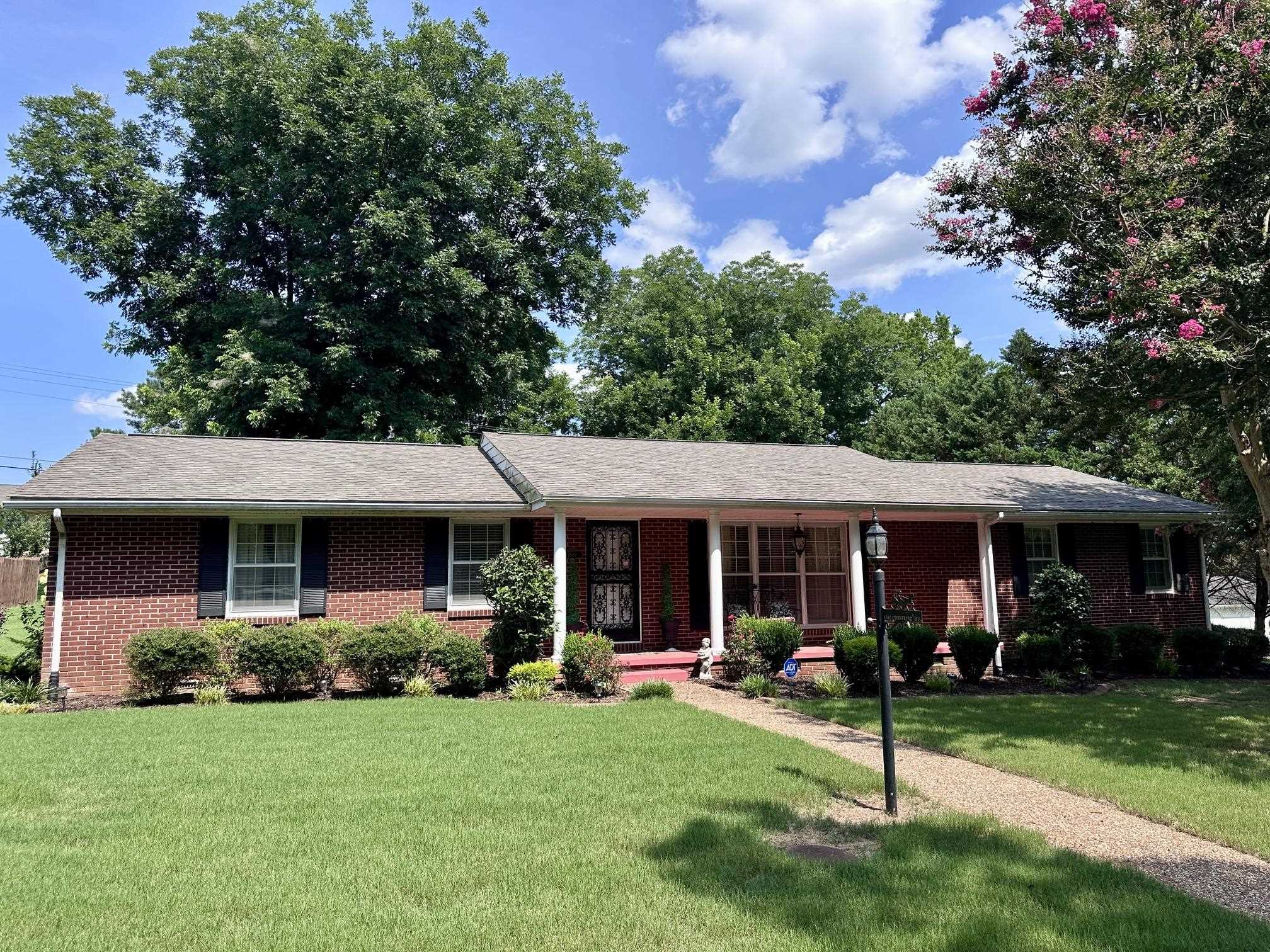 1810 Crestline Ave, Sheffield, AL 35660 — photo 1