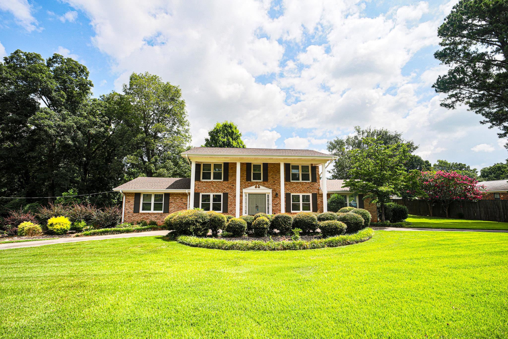 302 Darby Ave, Sheffield, AL 35660 — photo 1