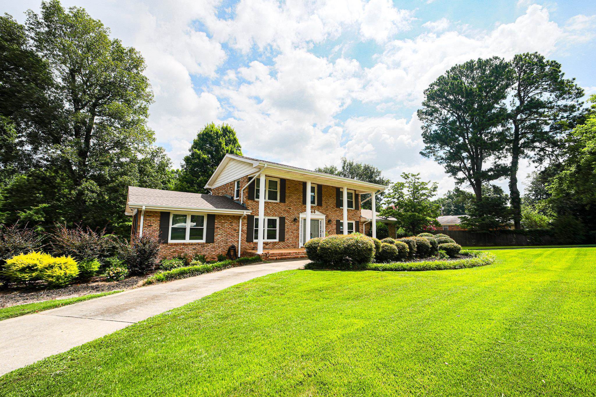 302 Darby Ave, Sheffield, AL 35660 — photo 2