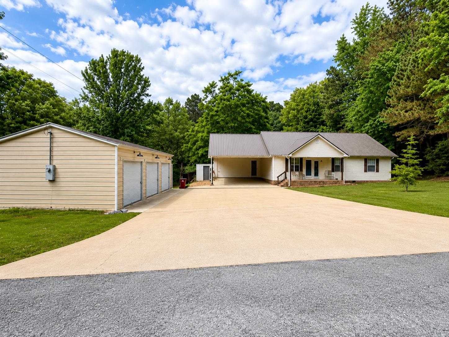 230 Courtyard Rd, Hamilton, AL 35570 — photo 1