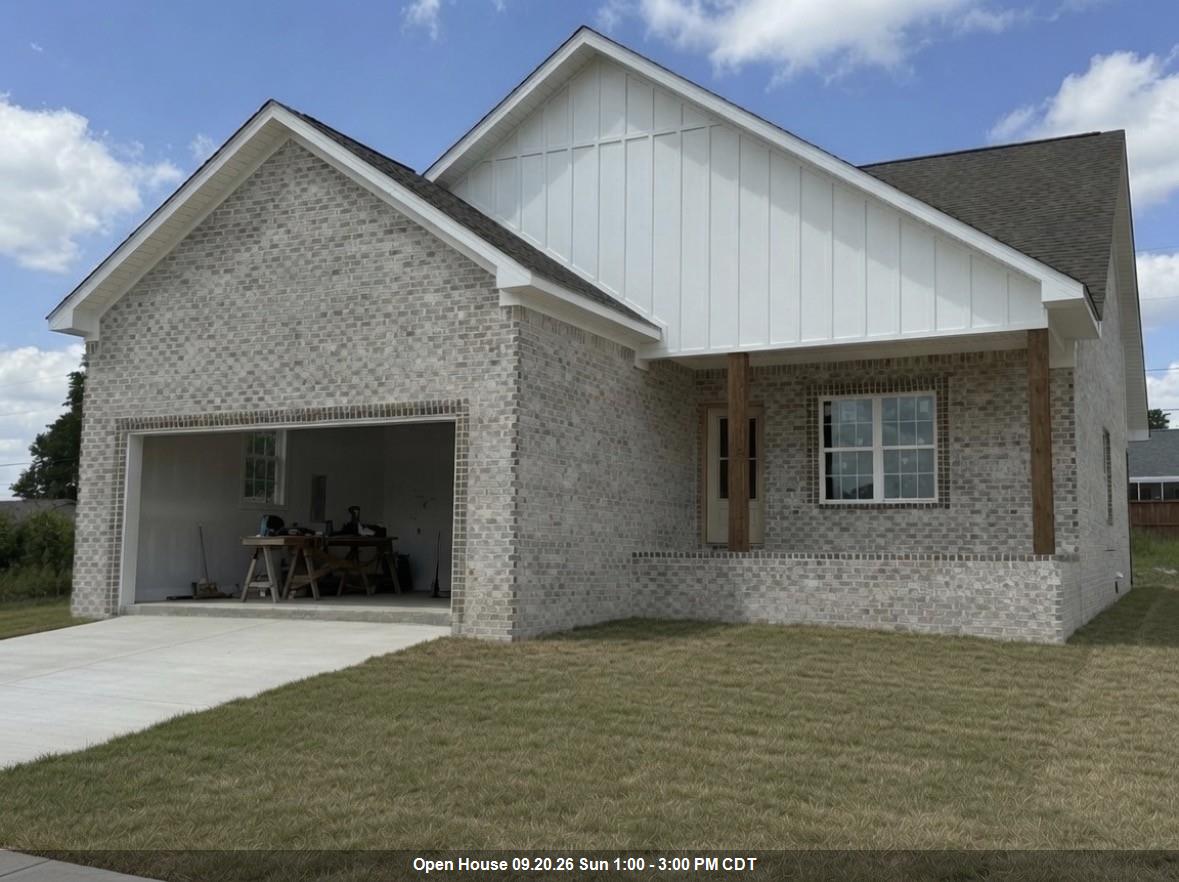 801 Michigan Ave, Muscle Shoals, AL 35661 — photo 1