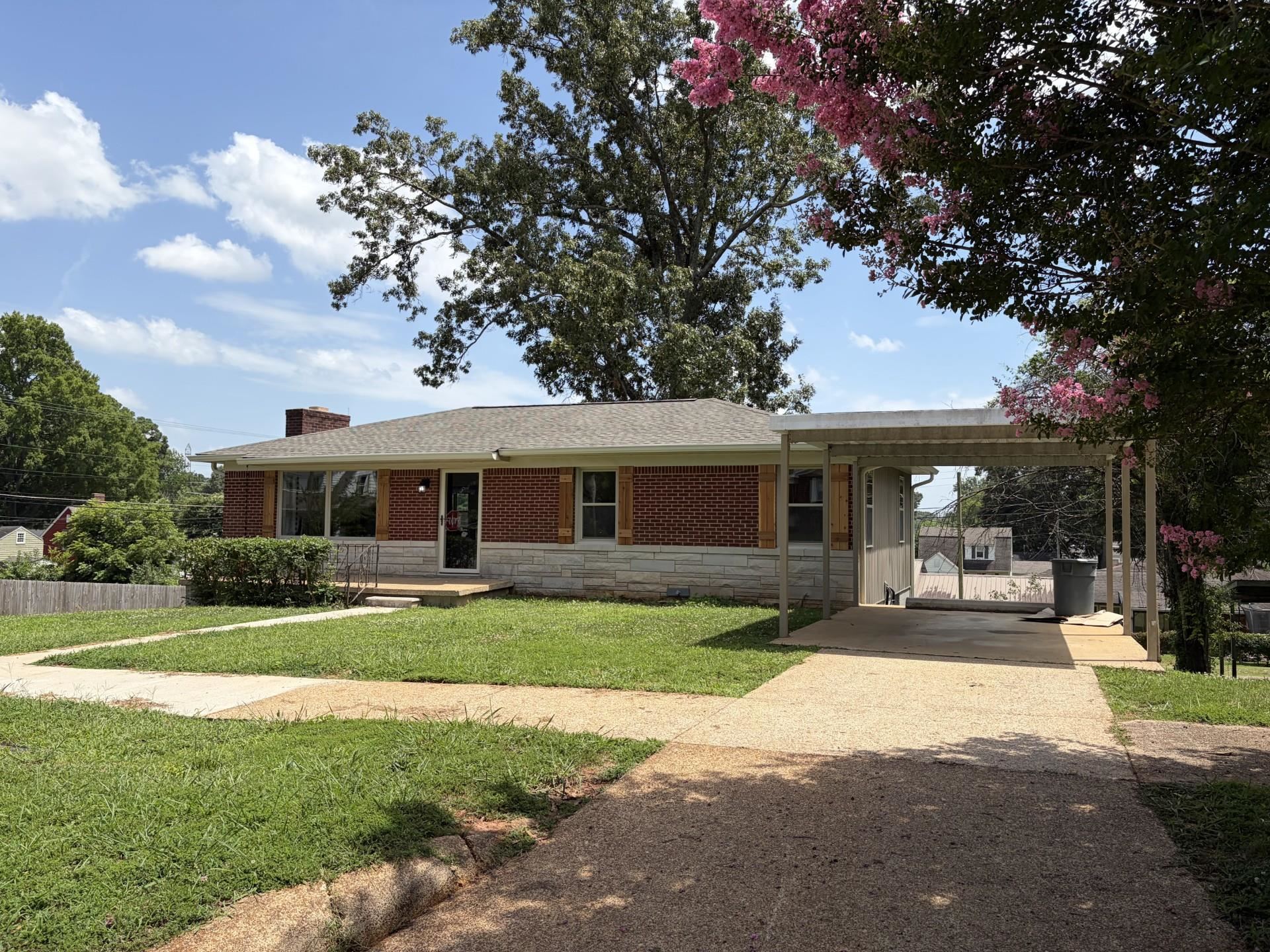 1514 Oak Grove Blvd, Sheffield, AL 35660 — photo 1