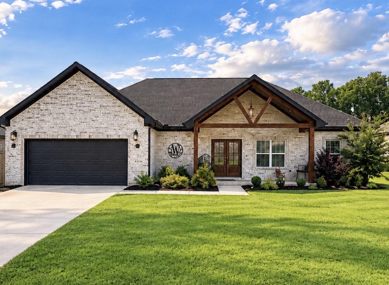 1206 Glendora Ave, Tuscumbia, AL 35674 — photo 1