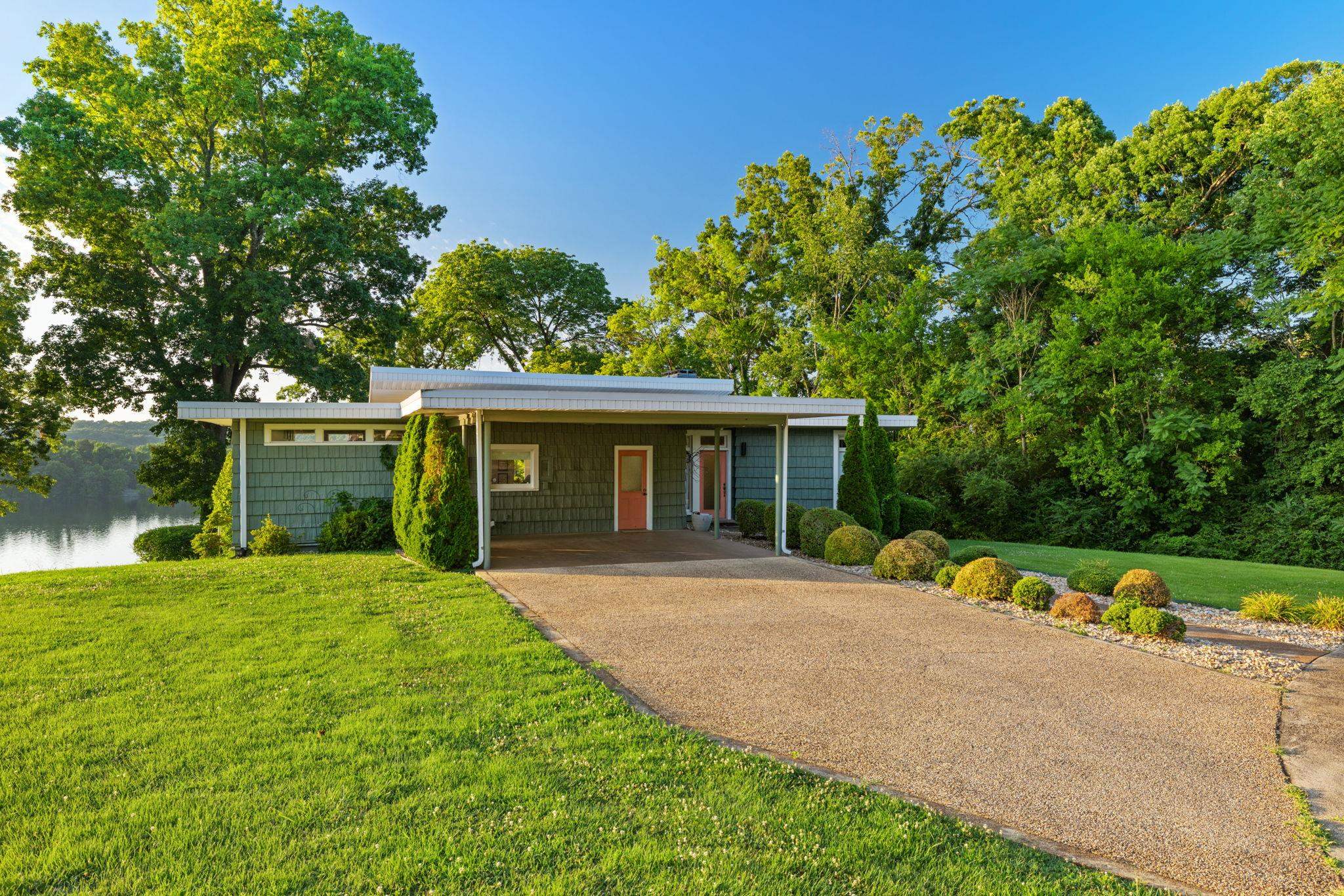 710 Riverbluff Ct, Sheffield, AL 35660 — photo 11