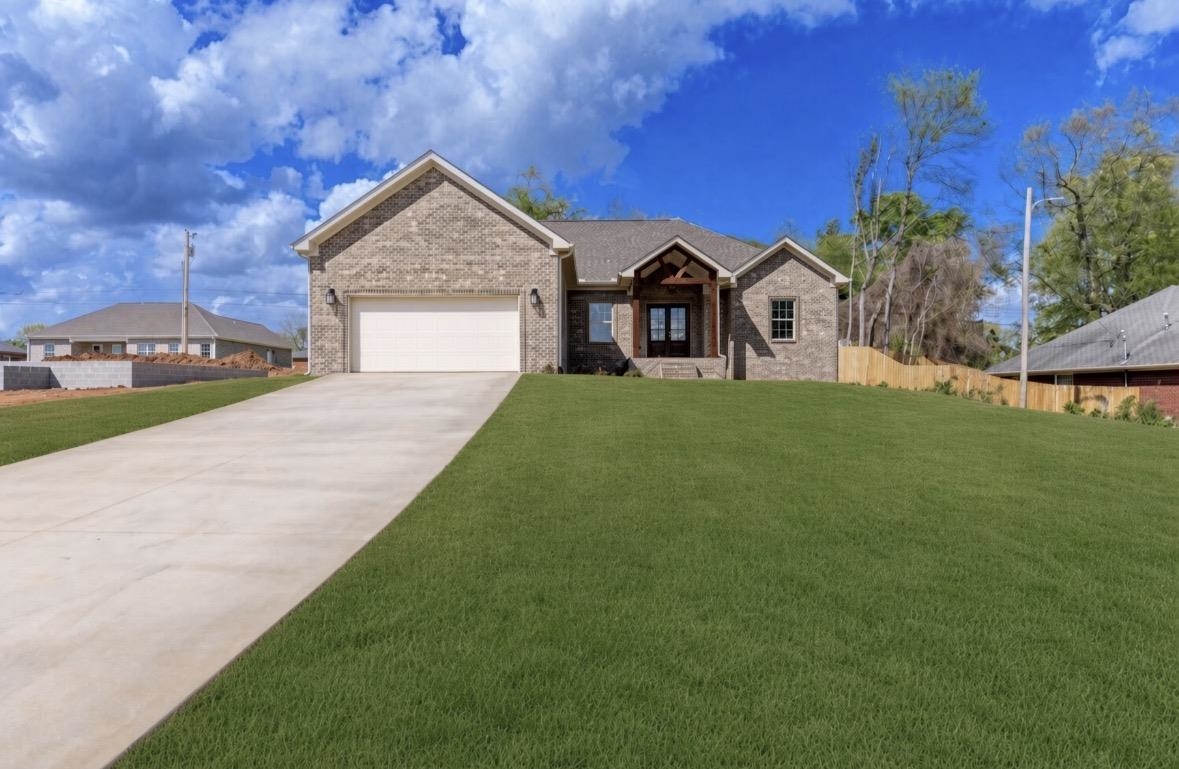 809 Michigan Ave, Muscle Shoals, AL 35661 — photo 1