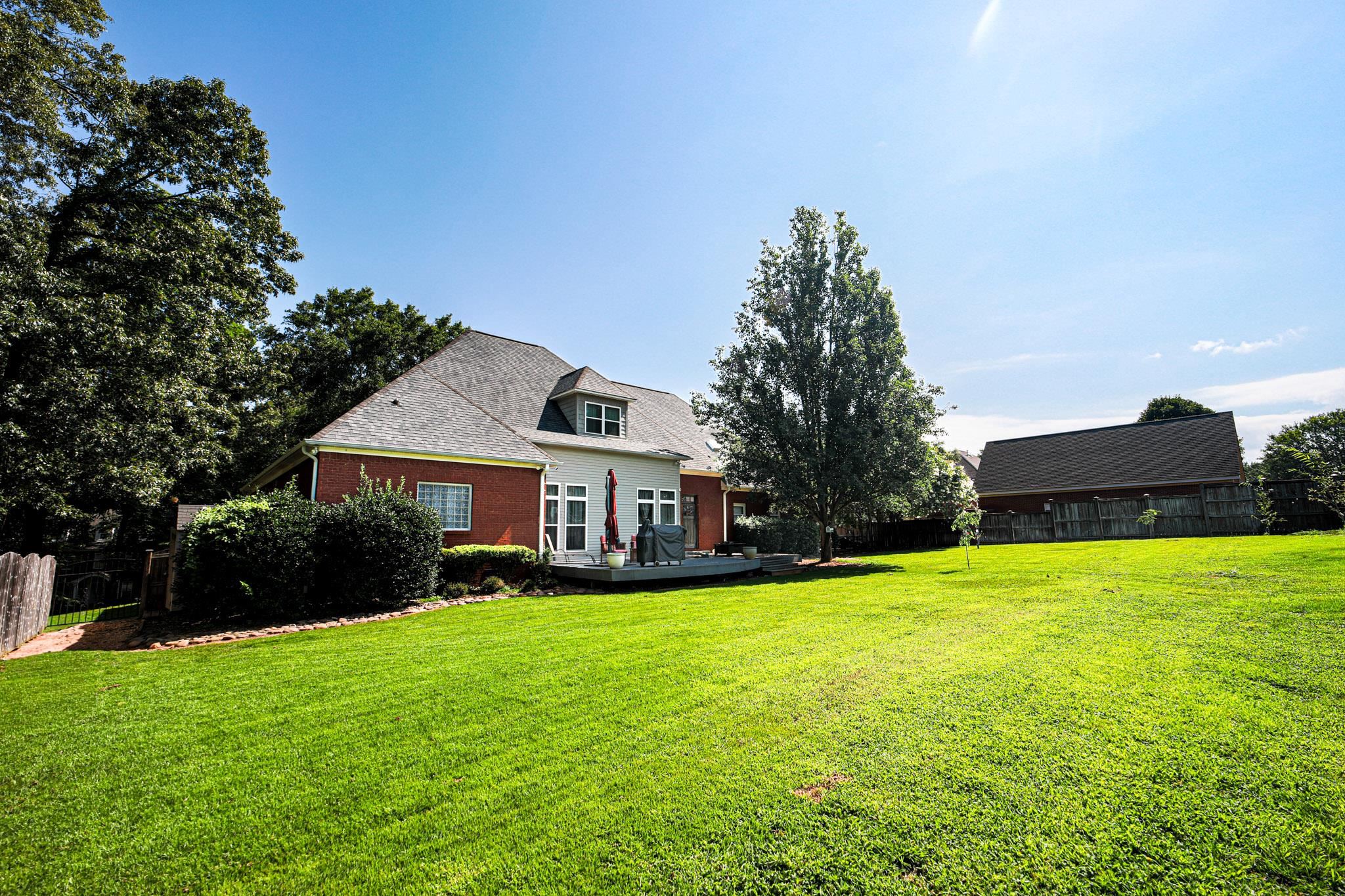 930 Kensington Pl, Tuscumbia, AL 35674 — photo 3