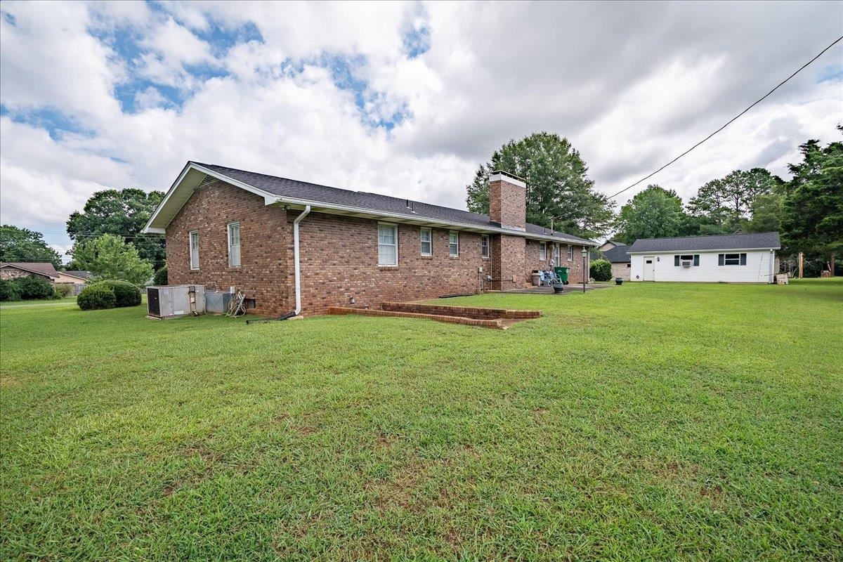 1012 Eastwood Dr, Tuscumbia, AL 35674 — photo 6