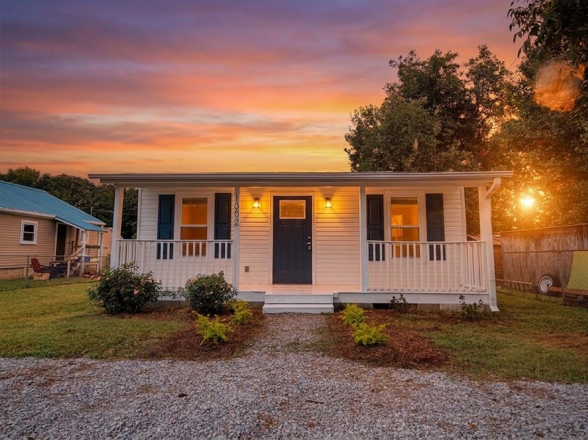 1002 Carolyn St, Tuscumbia, AL 35674 — photo 1